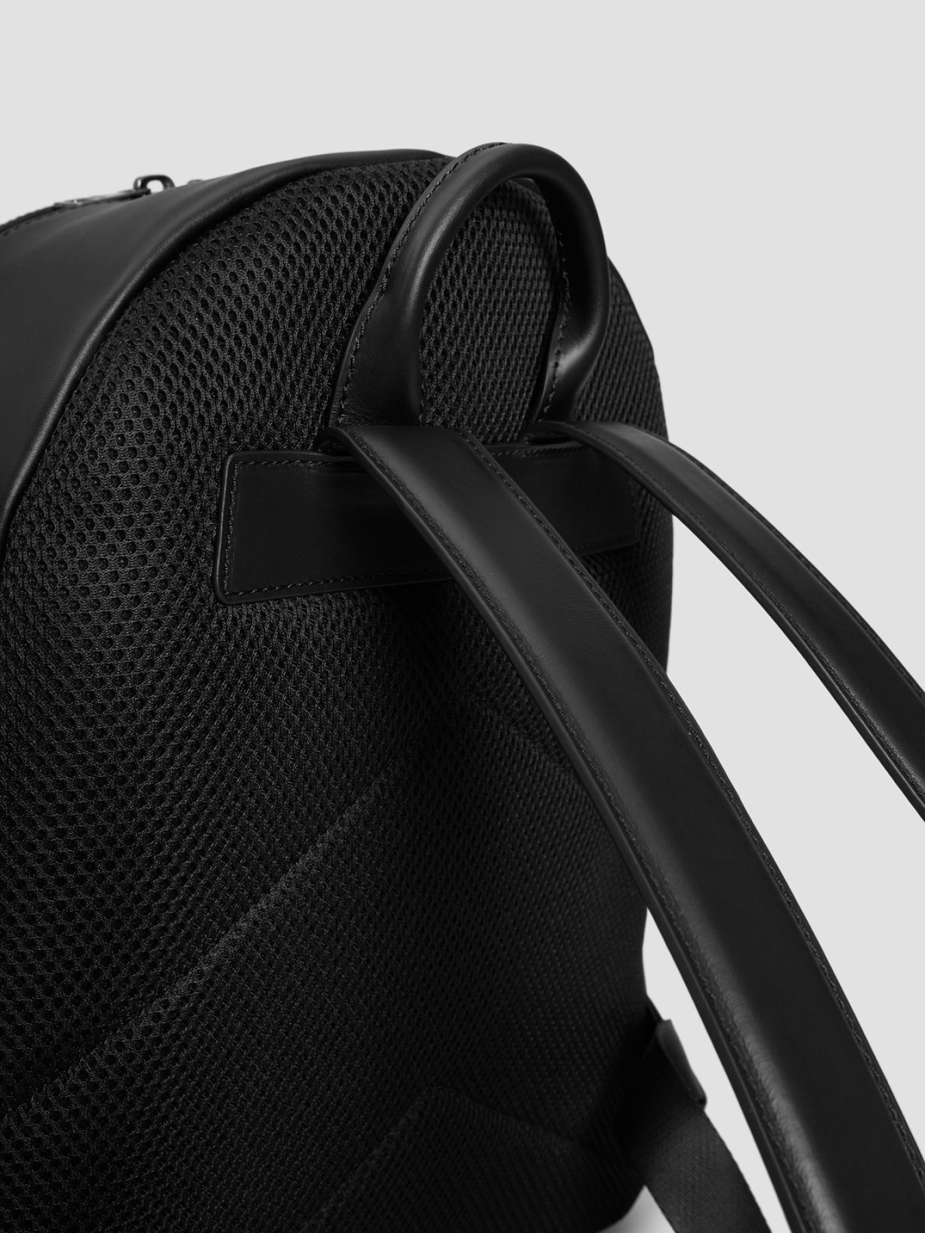 Рюкзаки Karl Lagerfeld модель 511453.815901;990 Фото