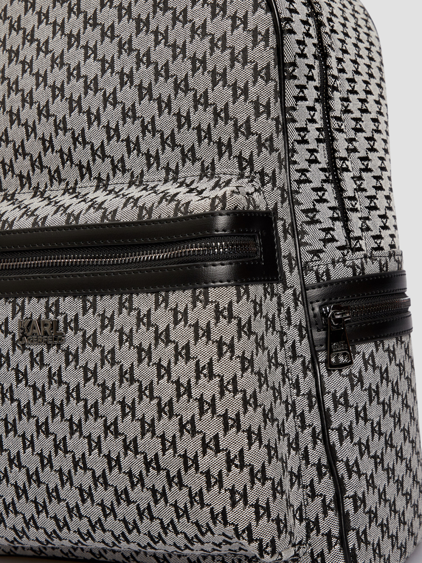 Рюкзаки Karl Lagerfeld модель 534115.805908;990 Фото