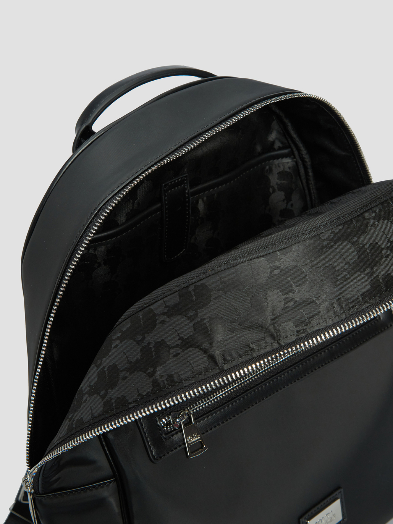 Рюкзаки Karl Lagerfeld модель 541113.805908;990 Фото