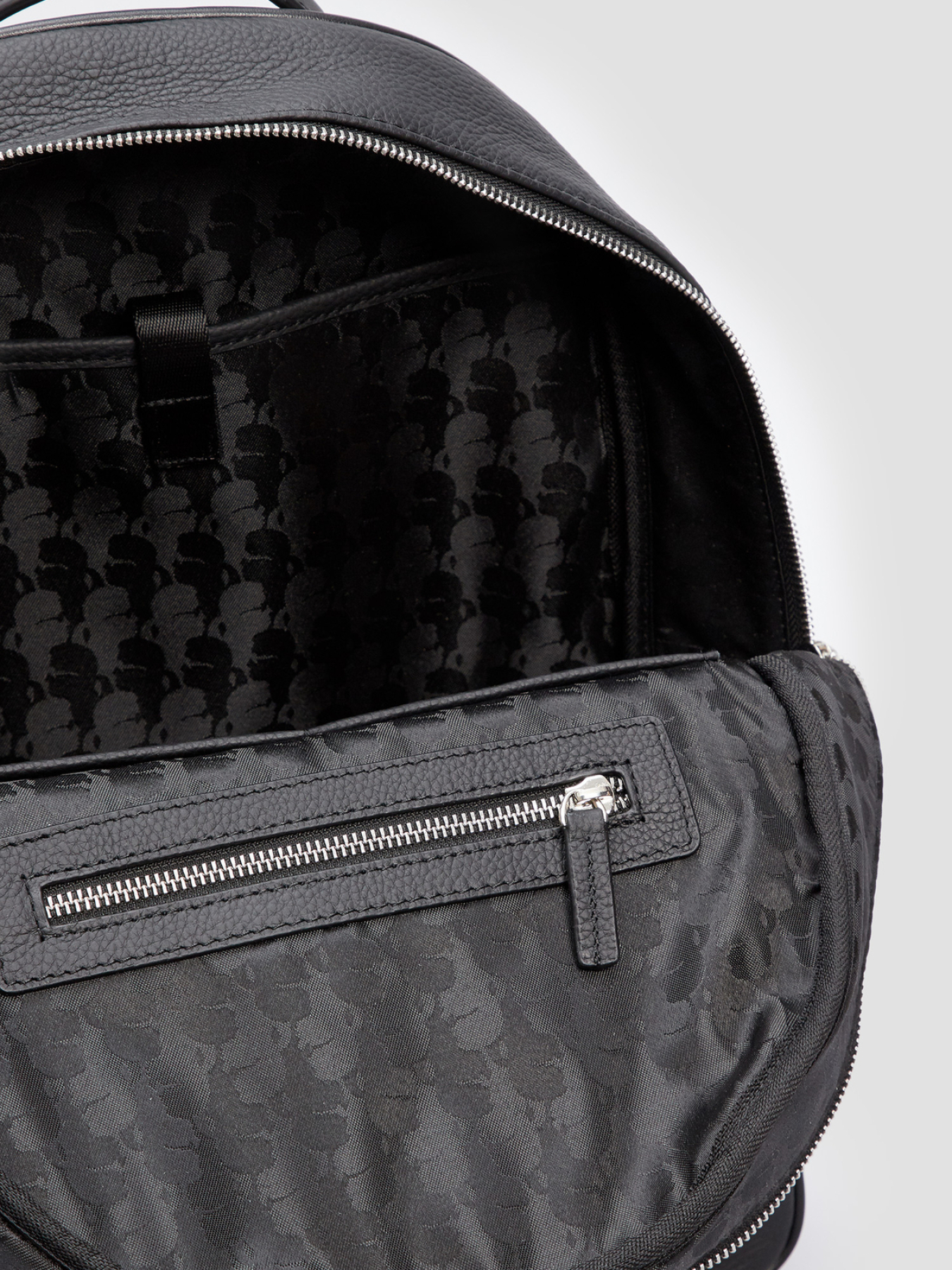 Рюкзаки Karl Lagerfeld модель 542451.815908;990 Фото