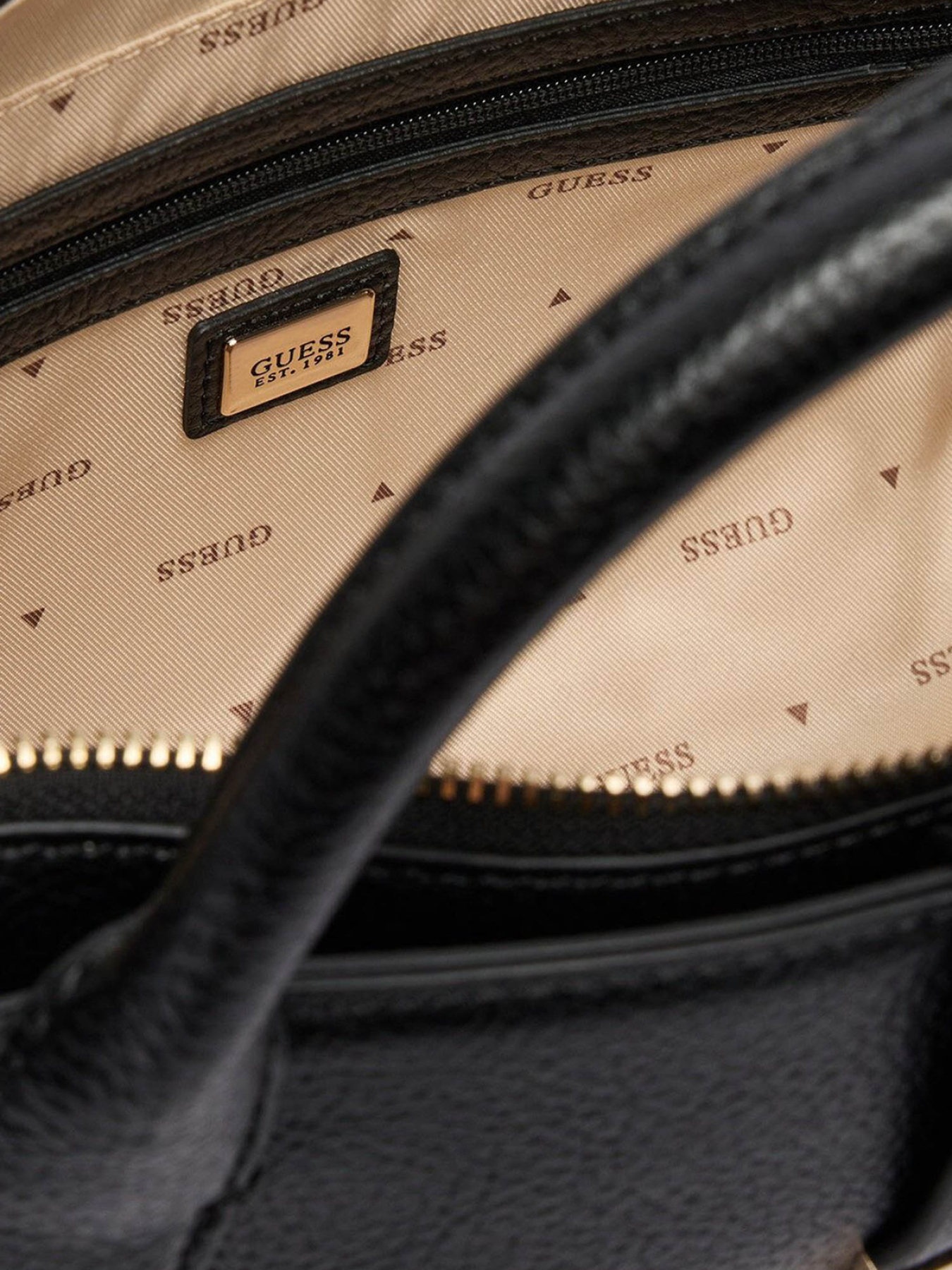 Сумки GUESS модель HWBG98.97060;BLA Фото
