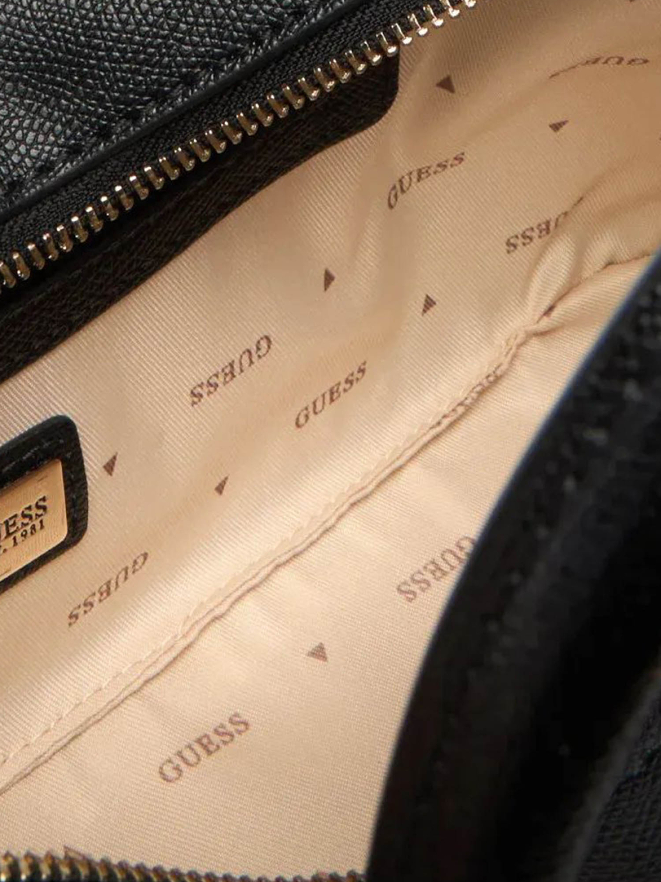 Сумки GUESS модель HWBG98.99060;BLA Фото