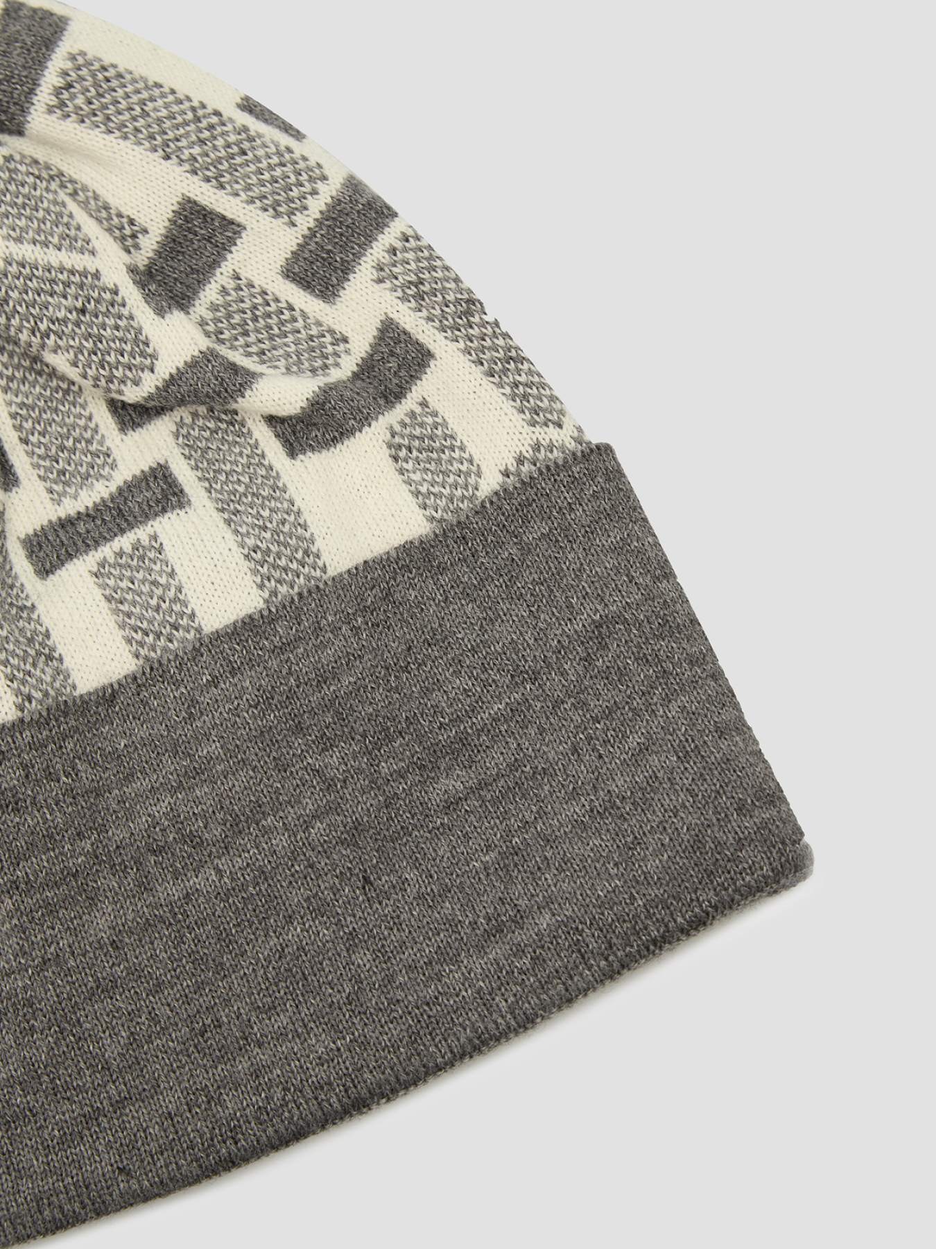 Женская серая шерстяная шапка с узором модель L5B002XXMSLA;GRPN Фото