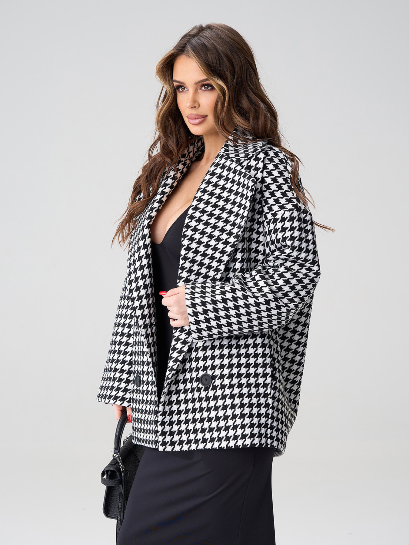 Пальто и плащи ISSA Plus модель 15596_черный_белый Фото