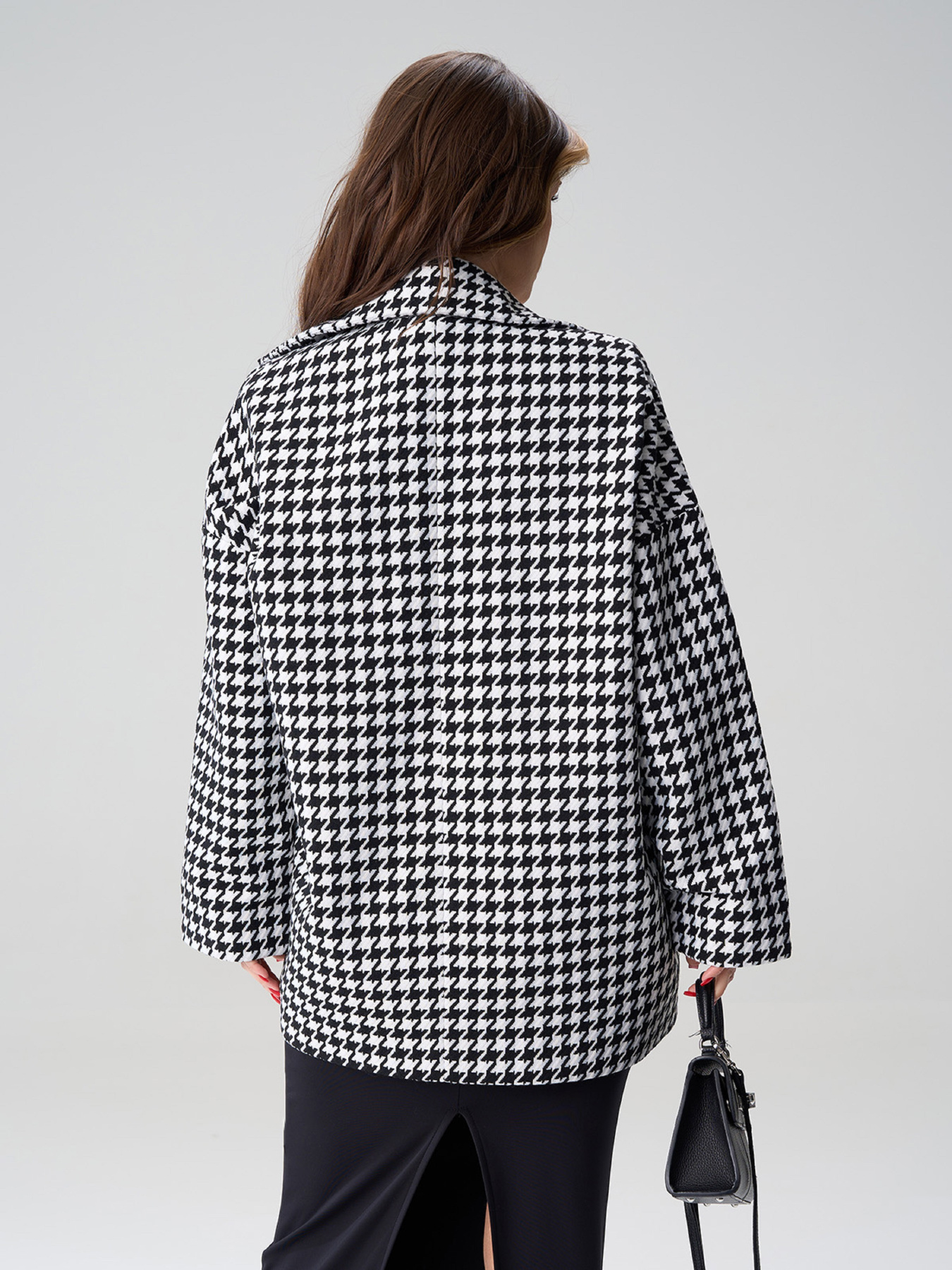 Пальто и плащи ISSA Plus модель 15596_черный_белый Фото