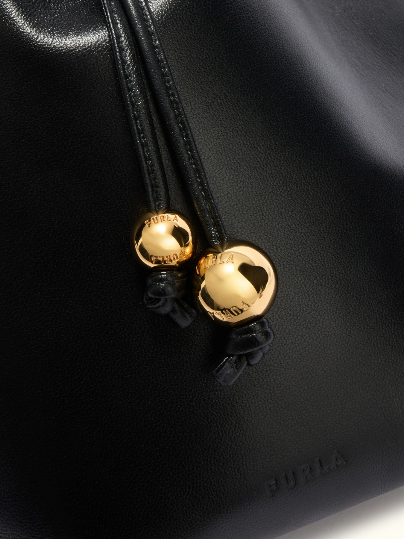 Сумка FURLA SFERA SOFT MINI HANDBUCKET модель WE00830BX2269O60001002 Фото