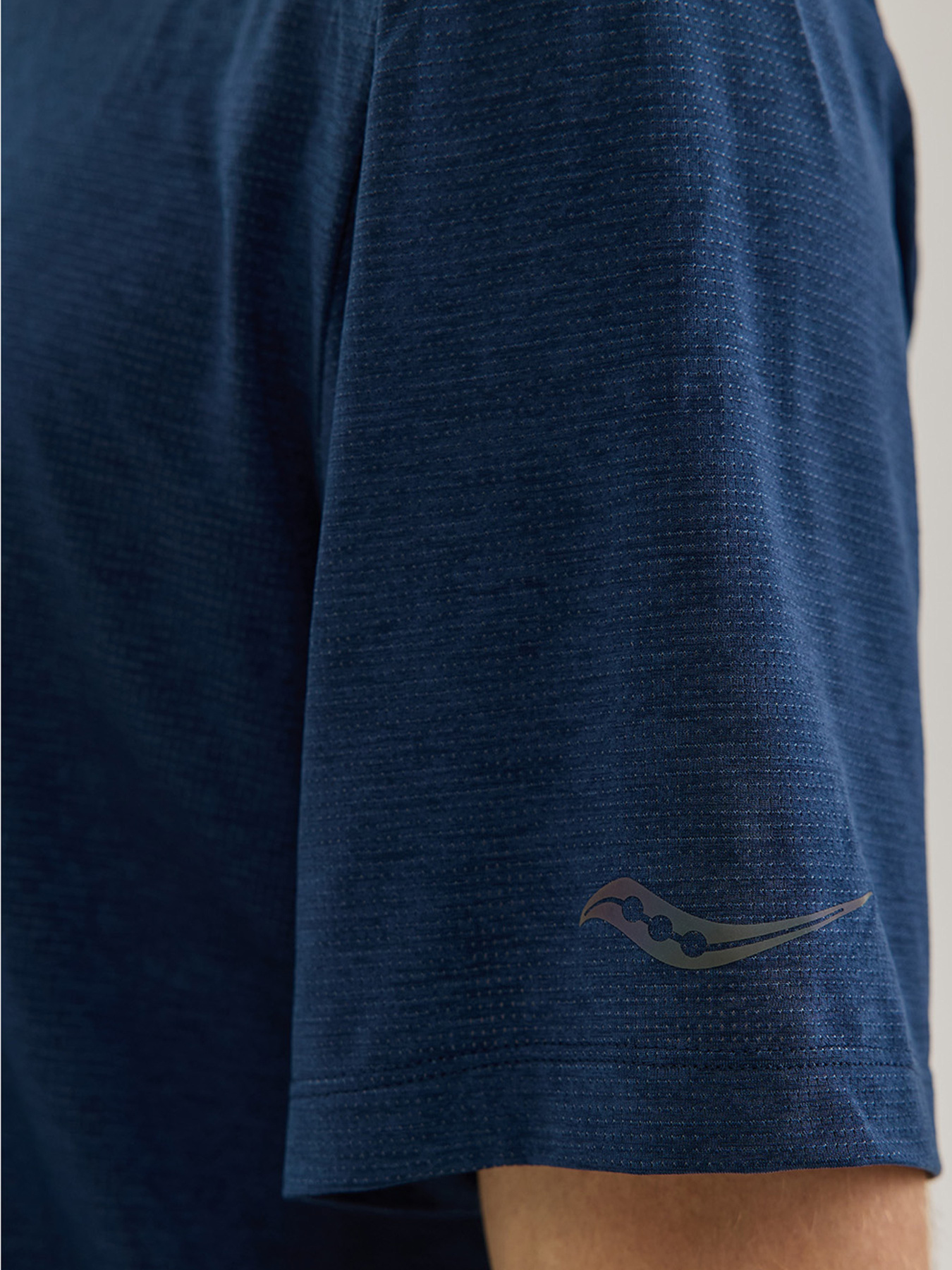 Футболки и поло Saucony модель SAM800377-NVH Фото