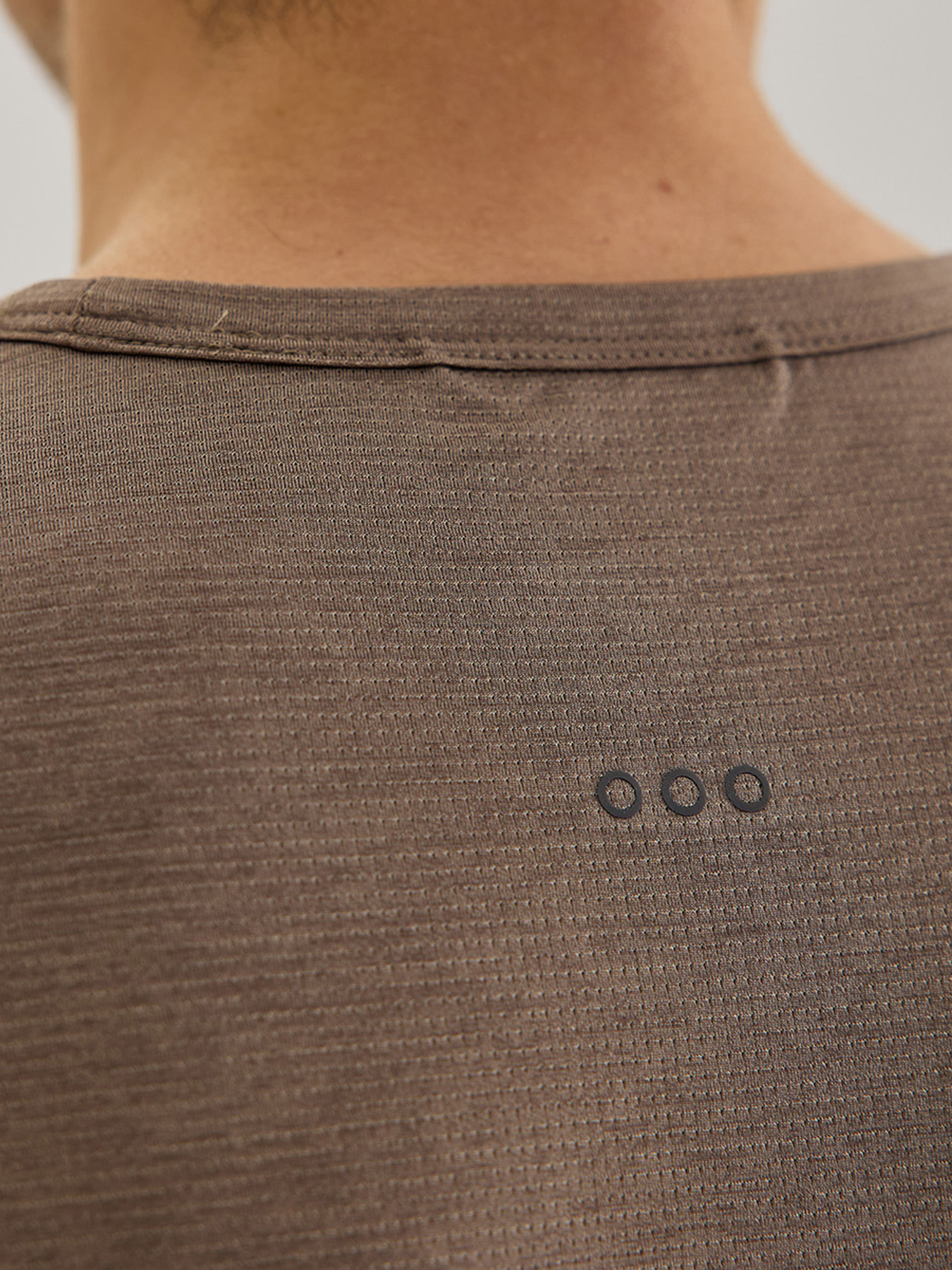 Футболки и поло Saucony модель SAM800377-PEWH Фото