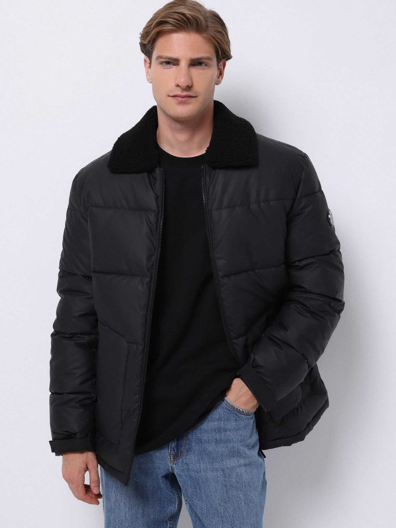 Куртки и дубленки Colin’s модель CL1076201_Q1.V1_BLK Фото