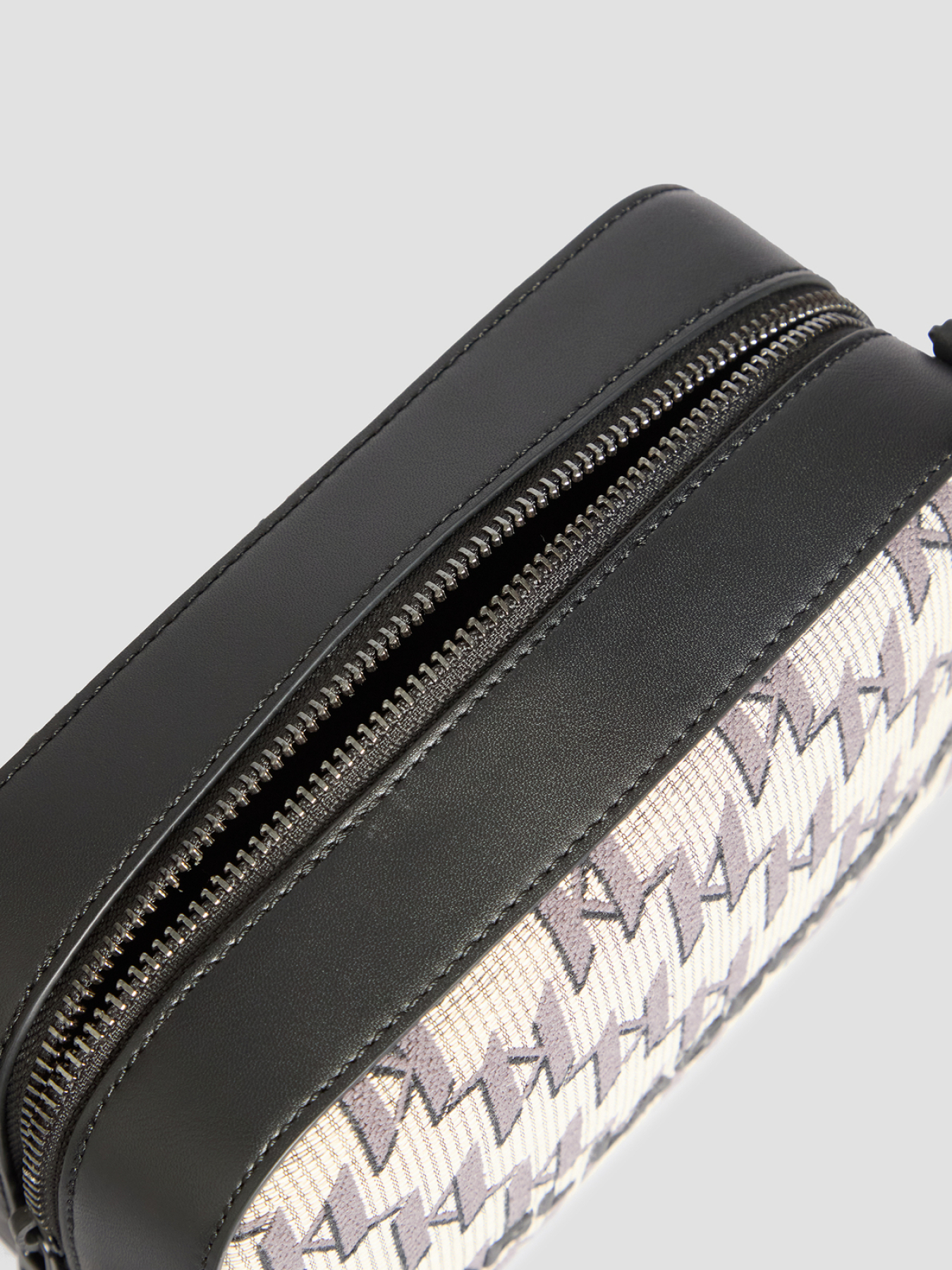 Сумки Karl Lagerfeld модель A2M30235;900 Сумки Karl Lagerfeld модель A2M30235;900 Фото