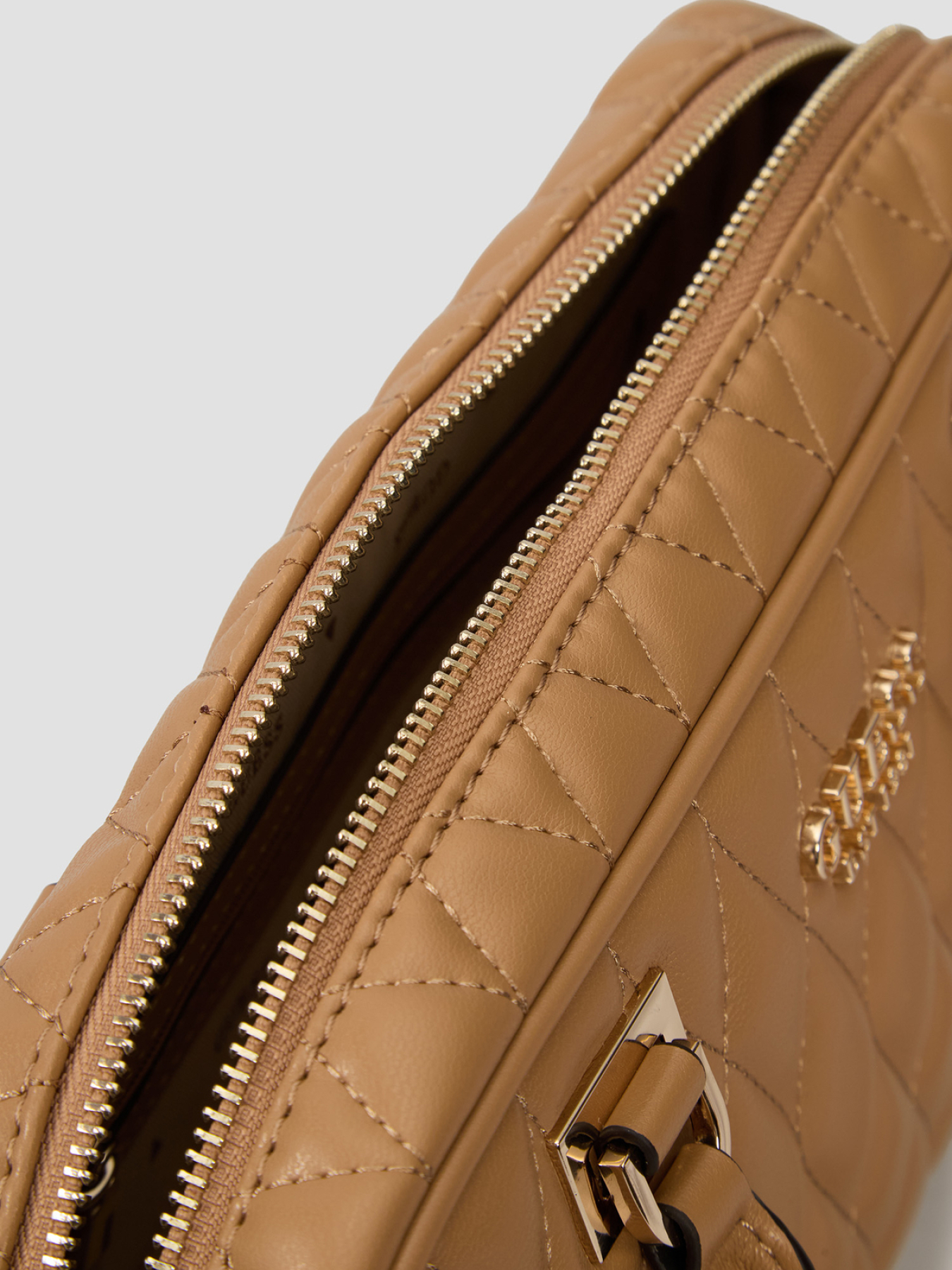 Сумки GUESS модель HWQG81.22050;BEI Фото