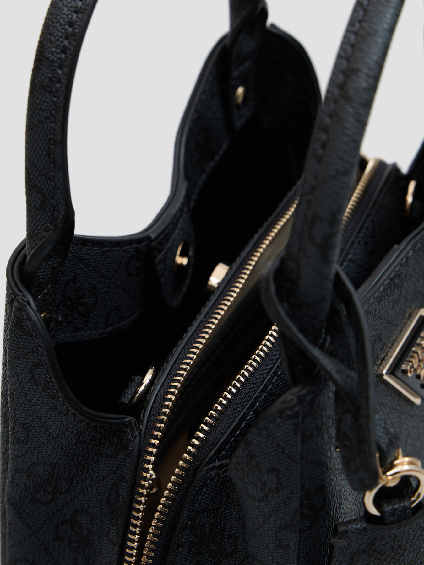 Сумки GUESS модель HWSG69.74050;CLO Фото