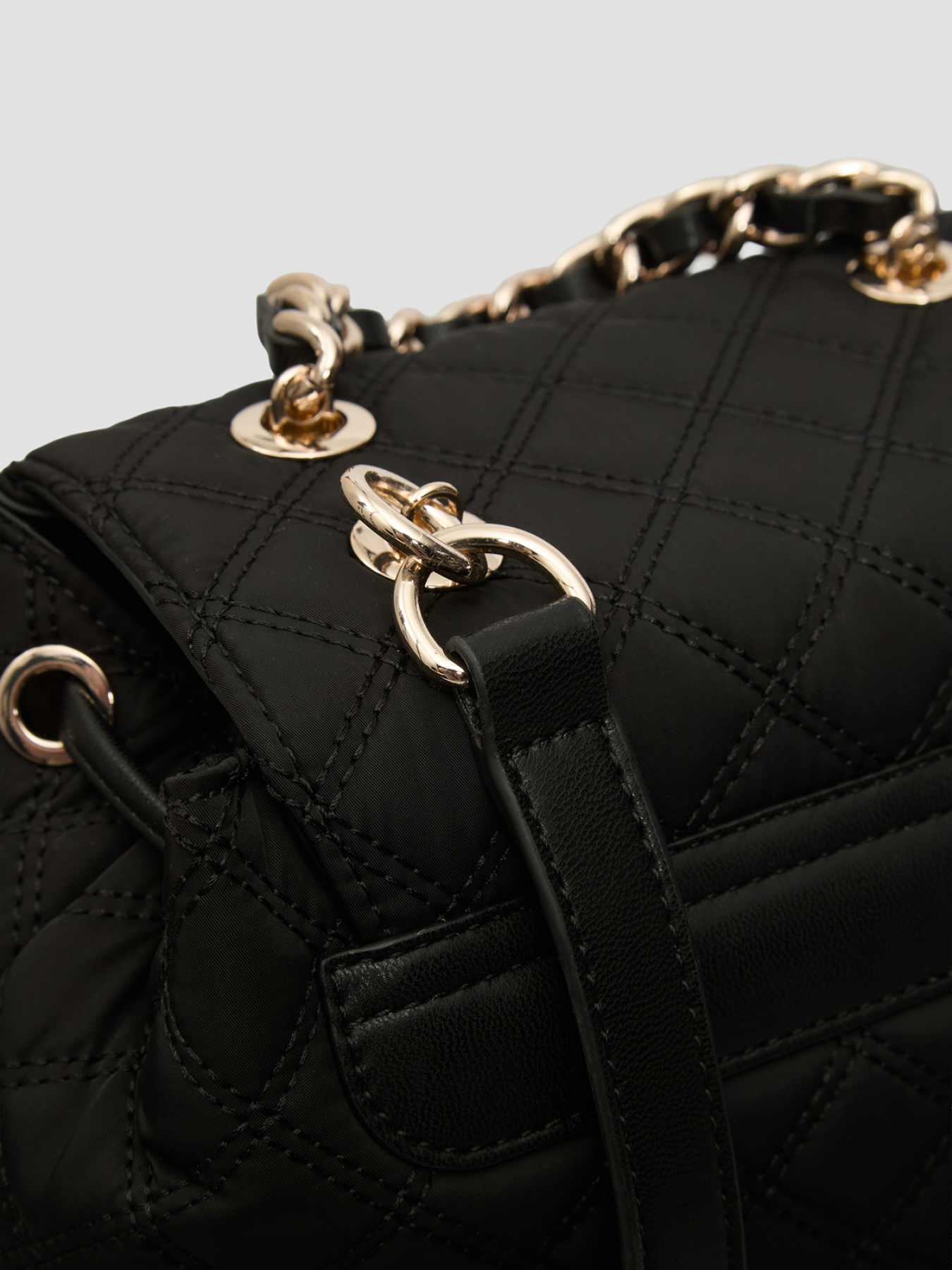 Рюкзаки GUESS модель HWYQ96.73330;BLA Фото