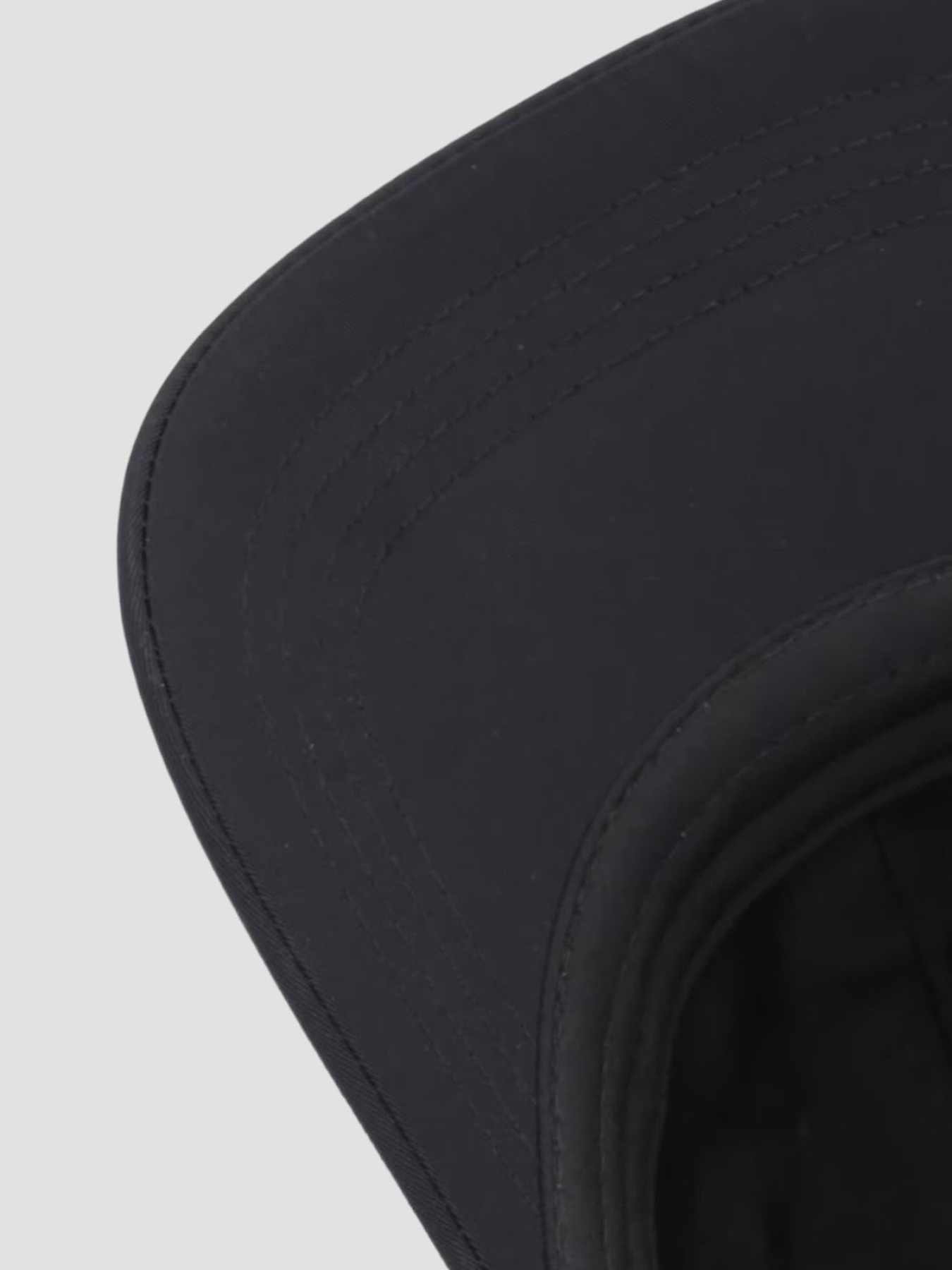 Шапки и кепки GUESS модель M4BZ23.WGJP0;JBLK Фото