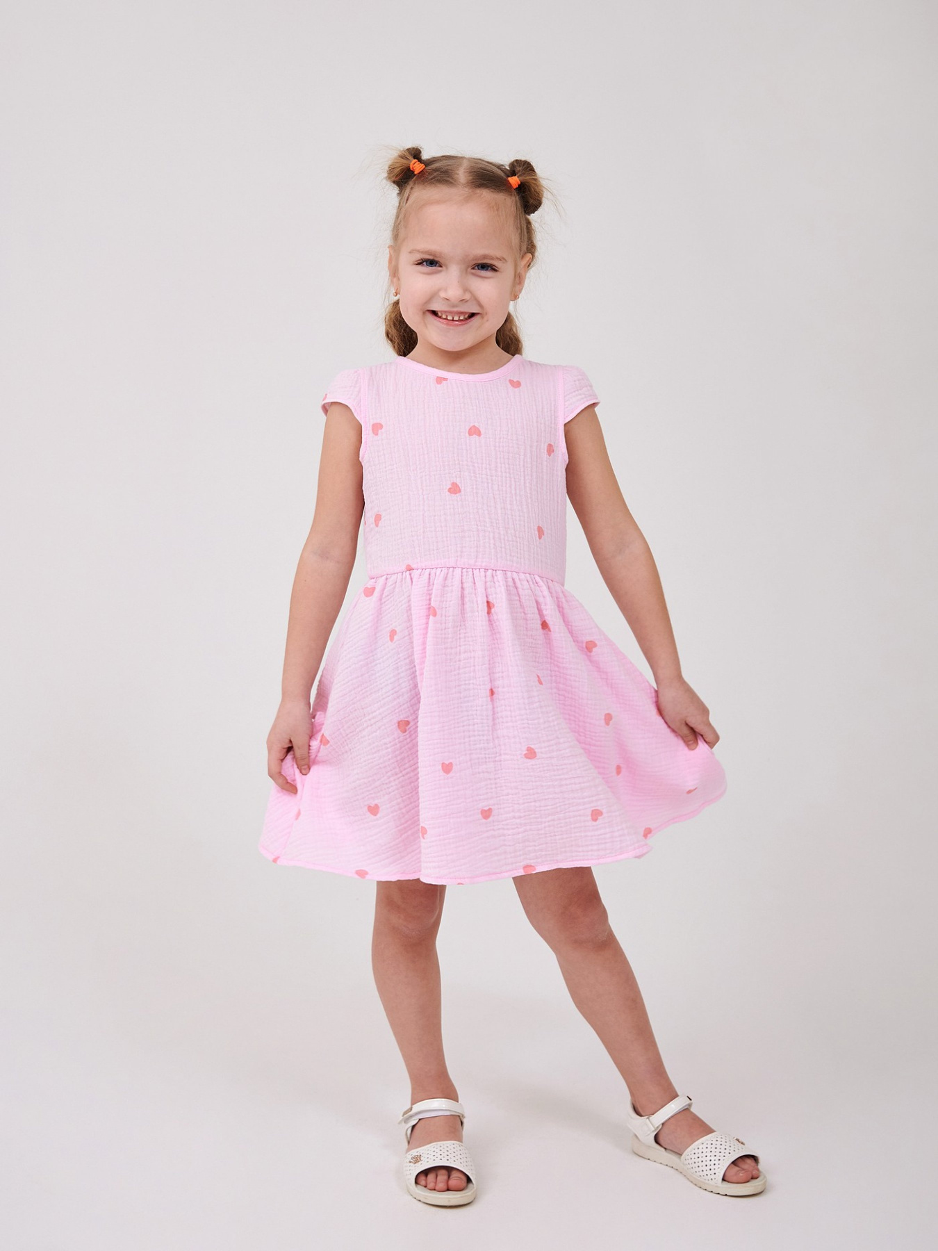 Платья SMIL модель smil_120480-1-risunok-serdecki-na-rozovom Фото