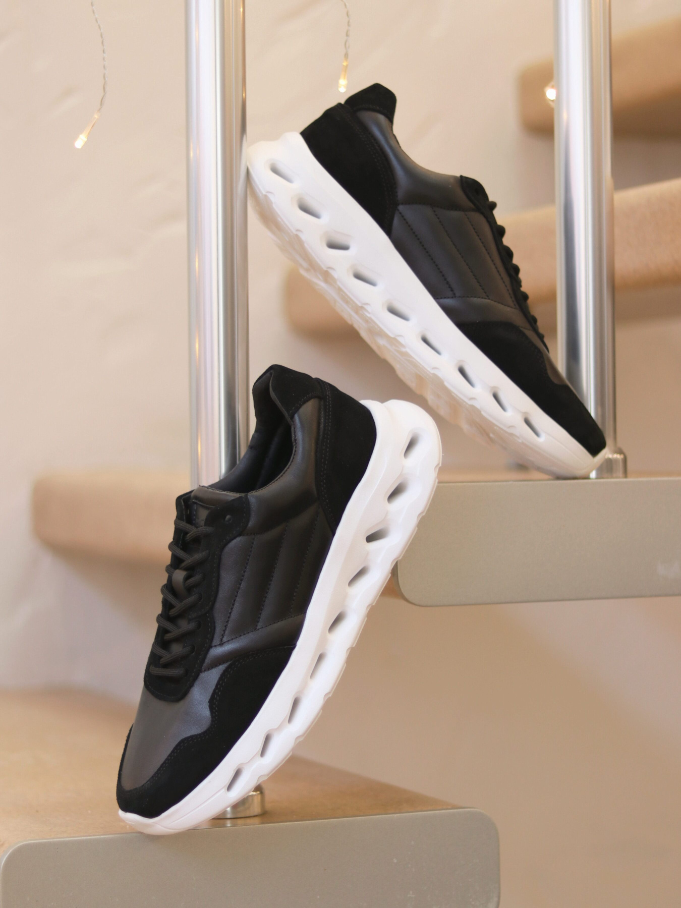 Кроссовки Legessy модель RICO_BLACK_AND_WHITE_B1 Фото