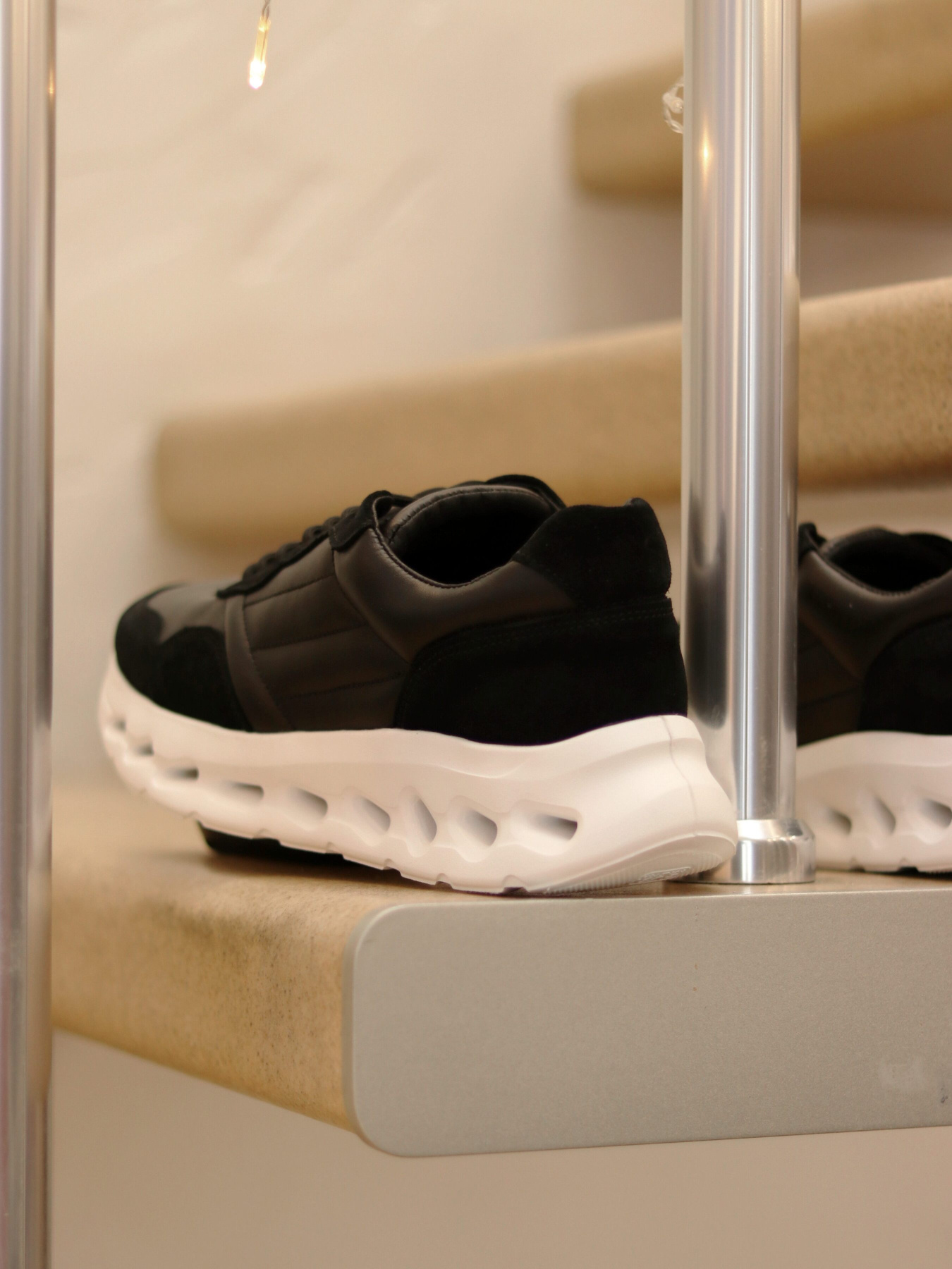 Кроссовки Legessy модель RICO_BLACK_AND_WHITE_B1 Фото