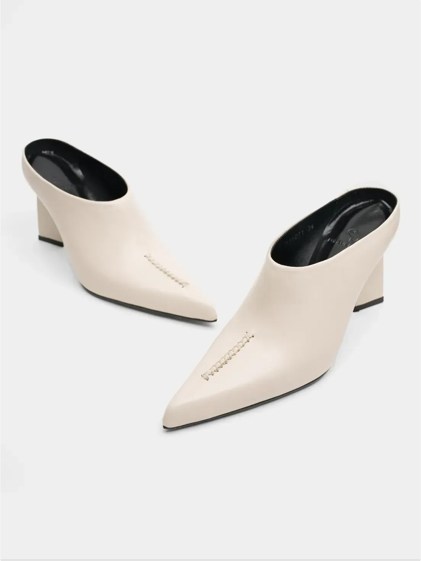 Шлёпанцы Emmelie Delage модель TRESS 16 Фото