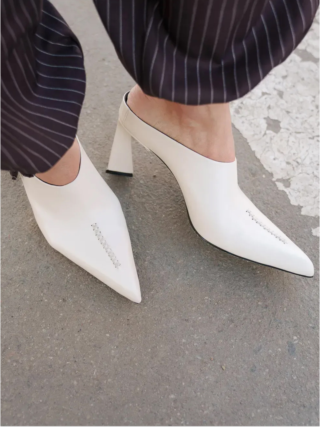 Шлёпанцы Emmelie Delage модель TRESS 16 Фото