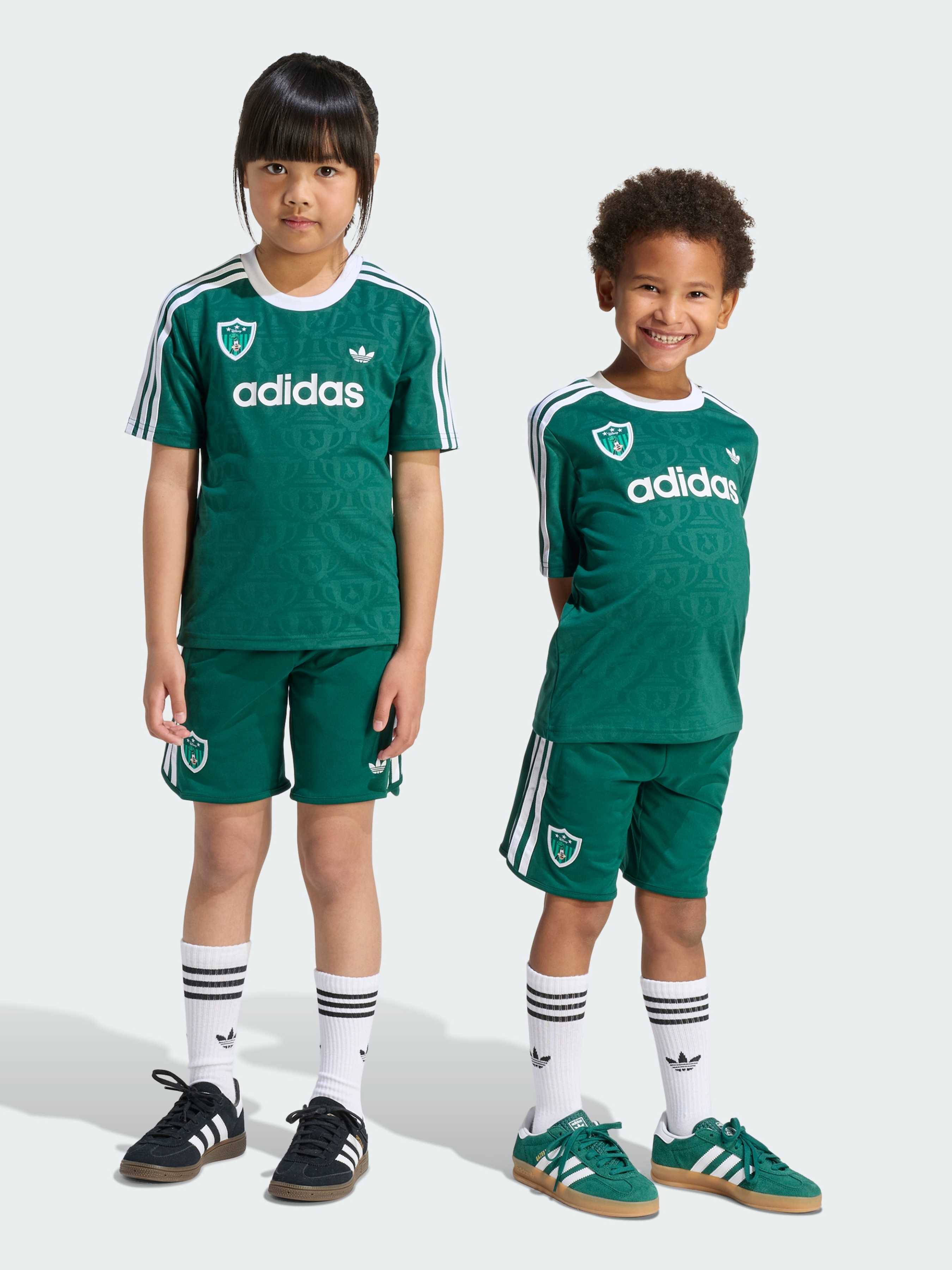 Дитячий Повсякденний костюм adidas x Disney (KC8432) колір зелений, матеріал перероблений поліестер adidas - купити в Україні