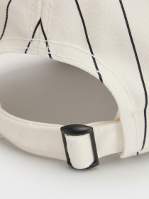 Шапки та кепки Adidas модель KR8937 Фото