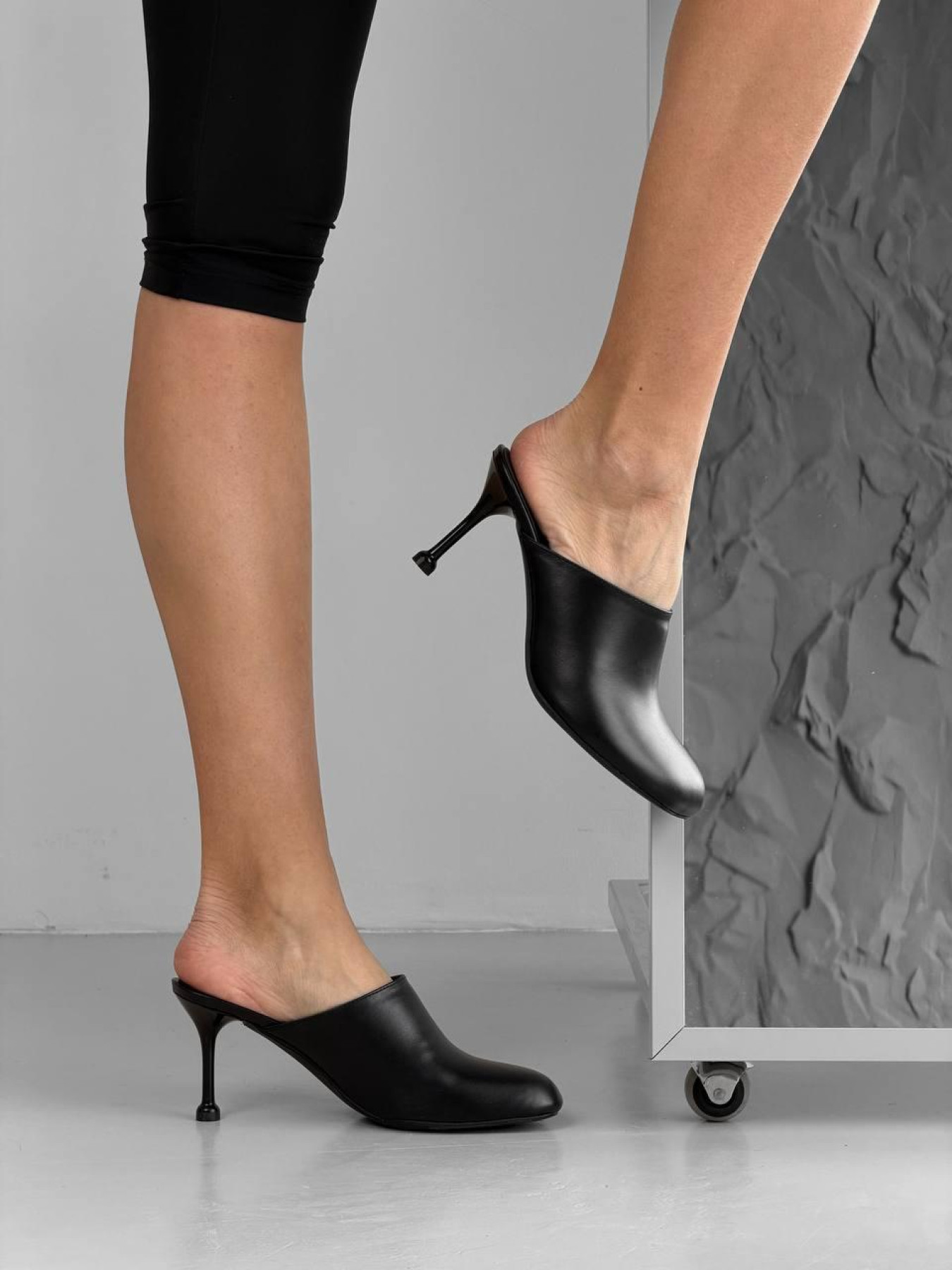 Шкіряні Жіночі Мюлі 105.store  (3005643485) колір чорний