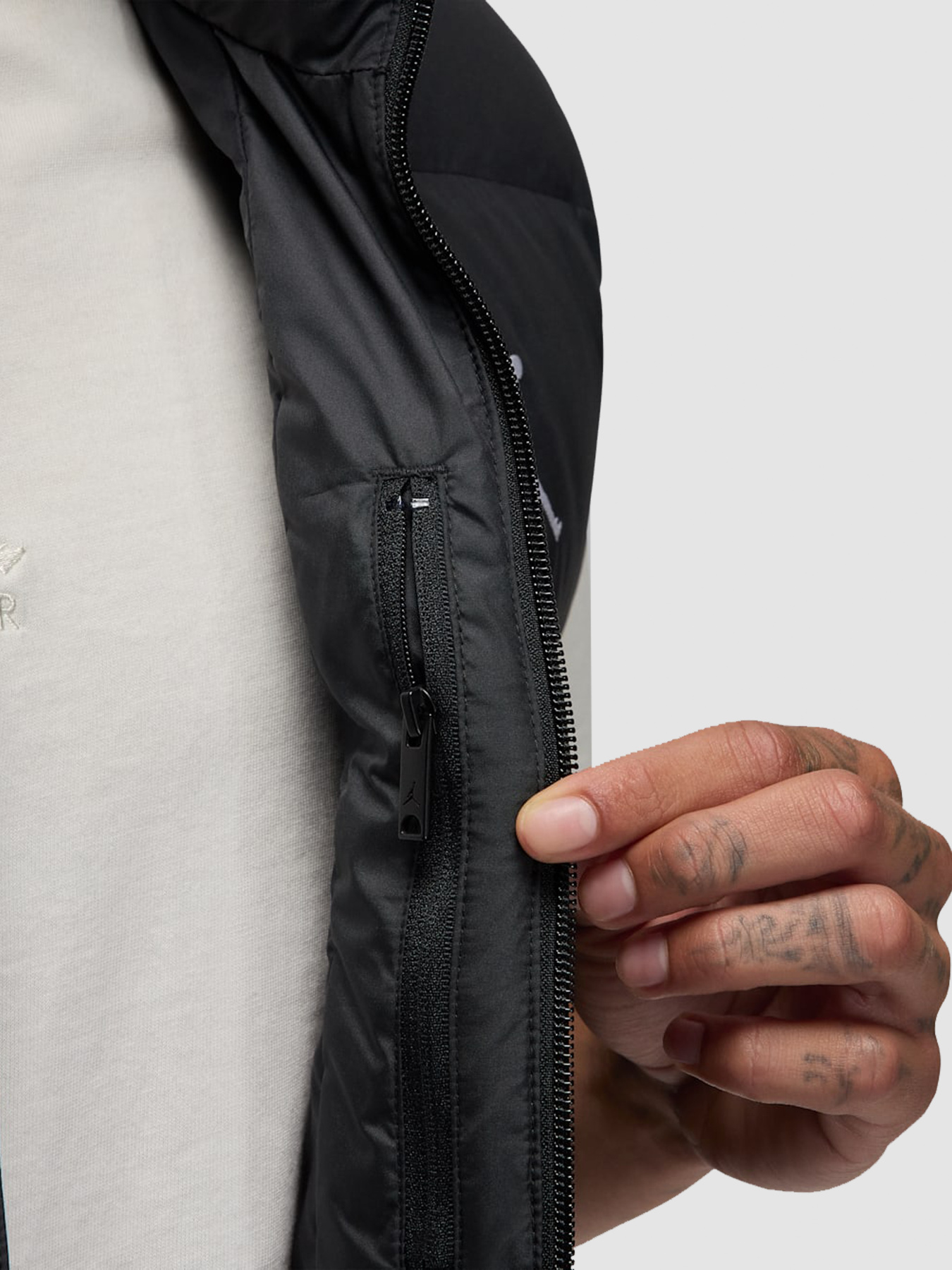 Куртки та дублянки Jordan Flight Down Gilet модель IF4261-010 Фото