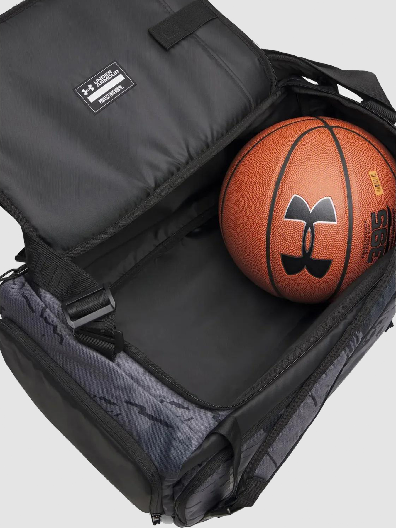 Сумки Under Armour Contain Duo Black модель 1381920-003 Фото