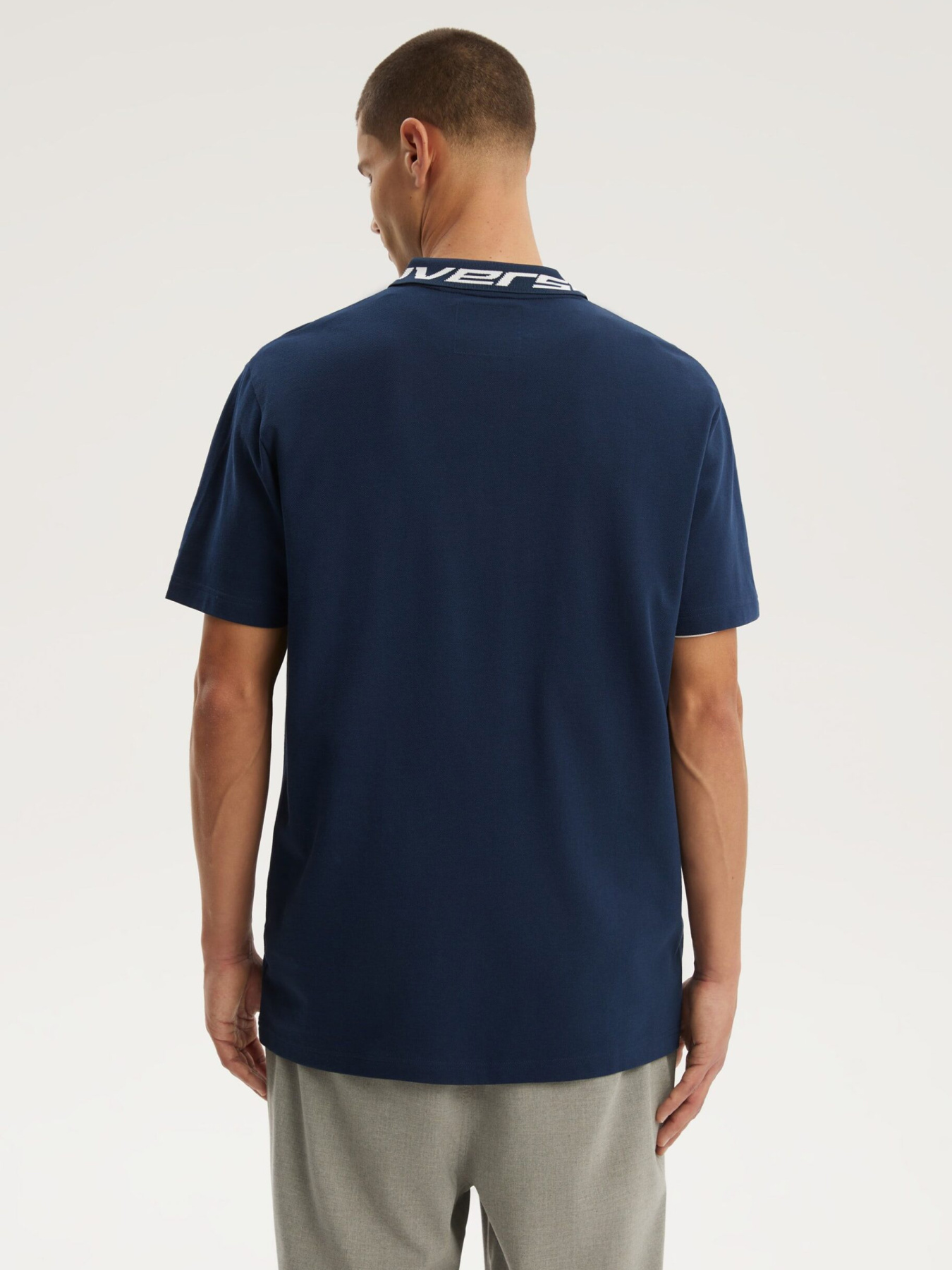 Футболки и поло DIVERSE Knitlogo модель 10049191 Фото