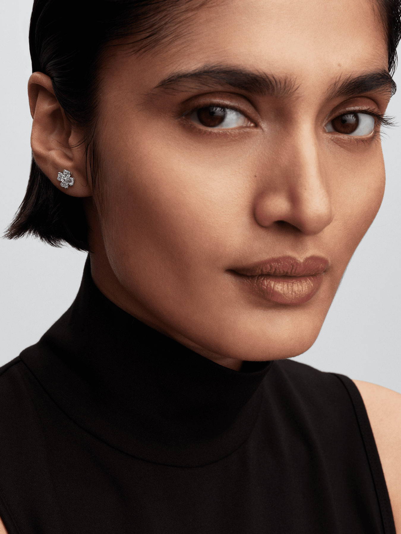 Серьги-гвоздики PANDORA модель 294500C01 Фото