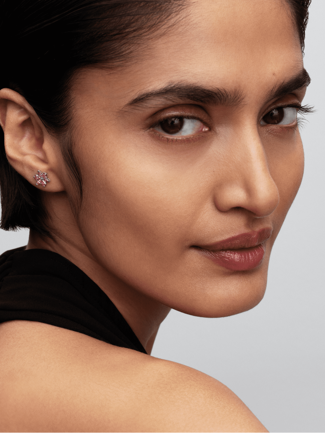 Серьги-гвоздики PANDORA модель 292633C02 Фото