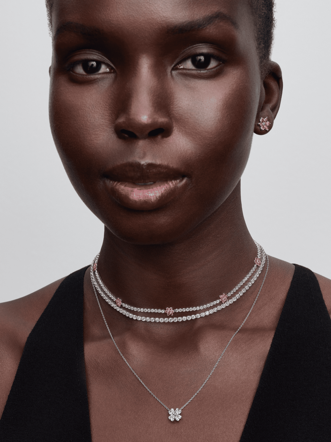 Серьги-гвоздики PANDORA модель 292633C02 Фото