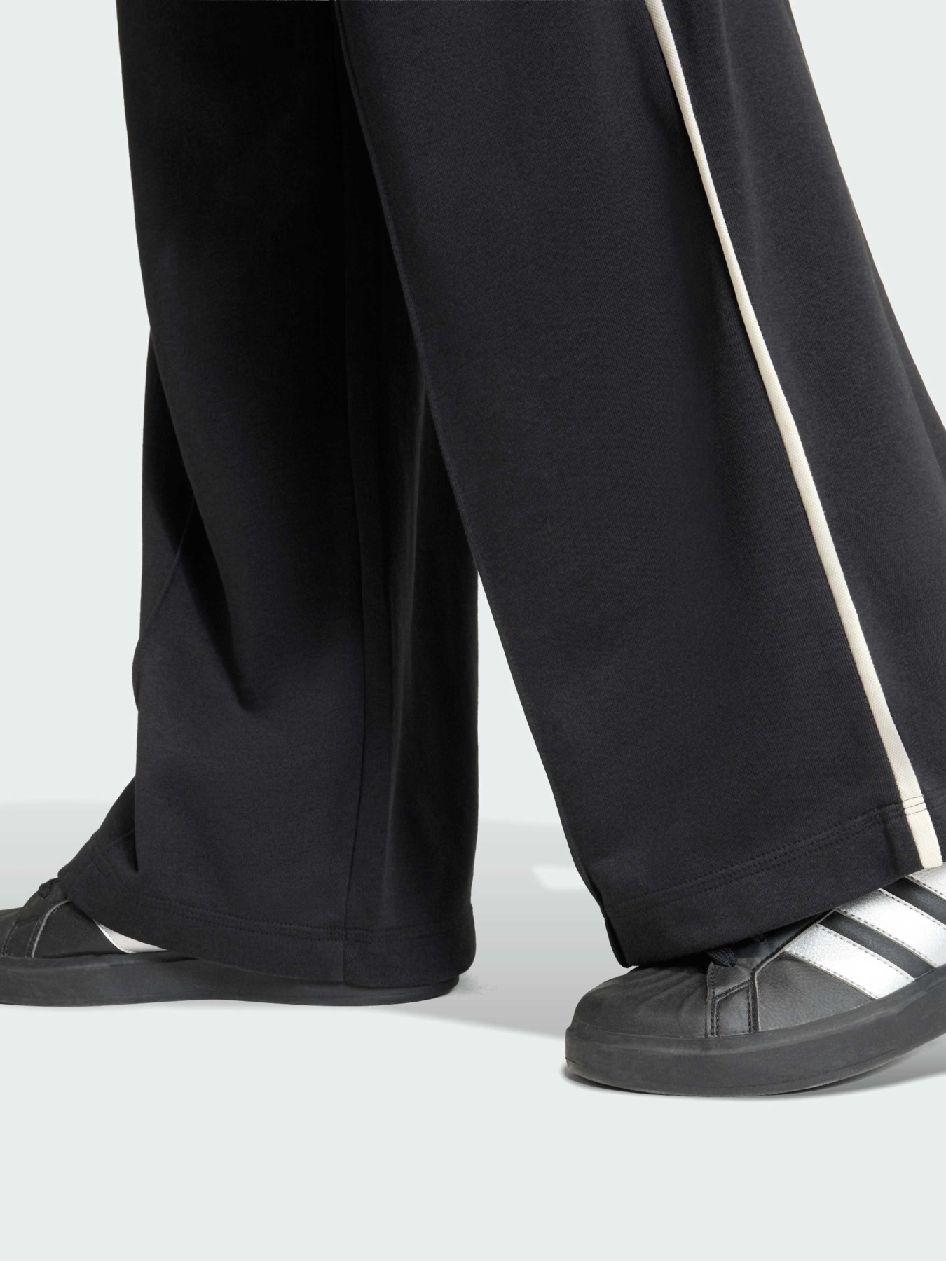 Брюки Adidas Adidas Essentials модель KC3933 Фото