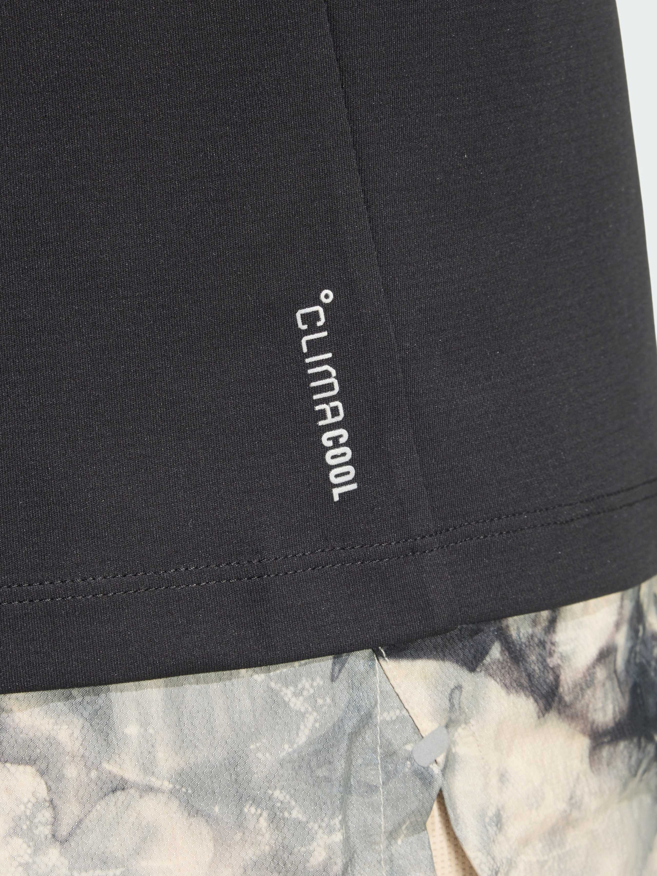 Футболки і поло Adidas Adidas Essentials модель JZ7808 Фото