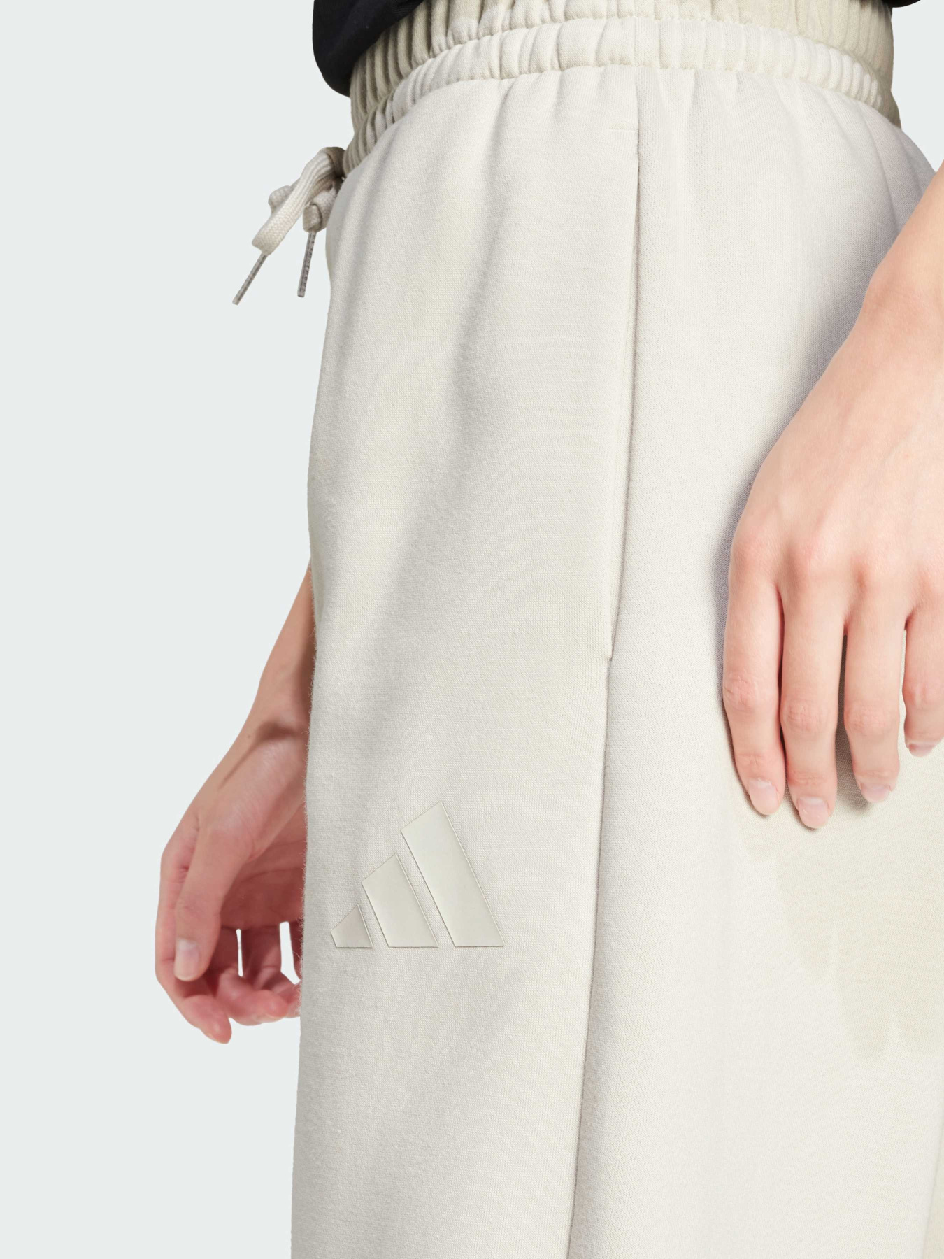 Брюки Adidas Adidas Essentials модель JD9981 Фото