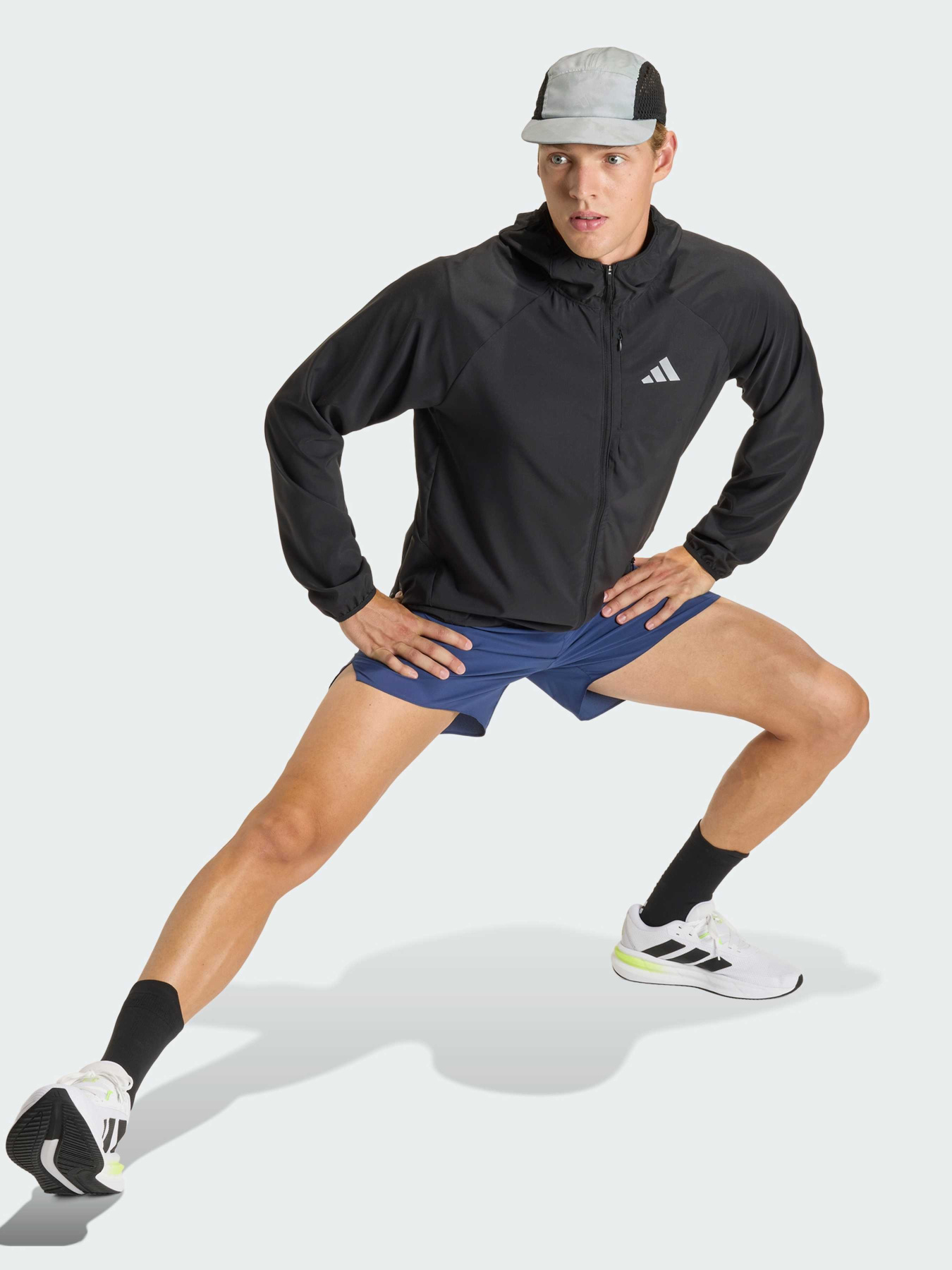 Куртки и дубленки Adidas Adidas Essentials модель JZ7782 Фото