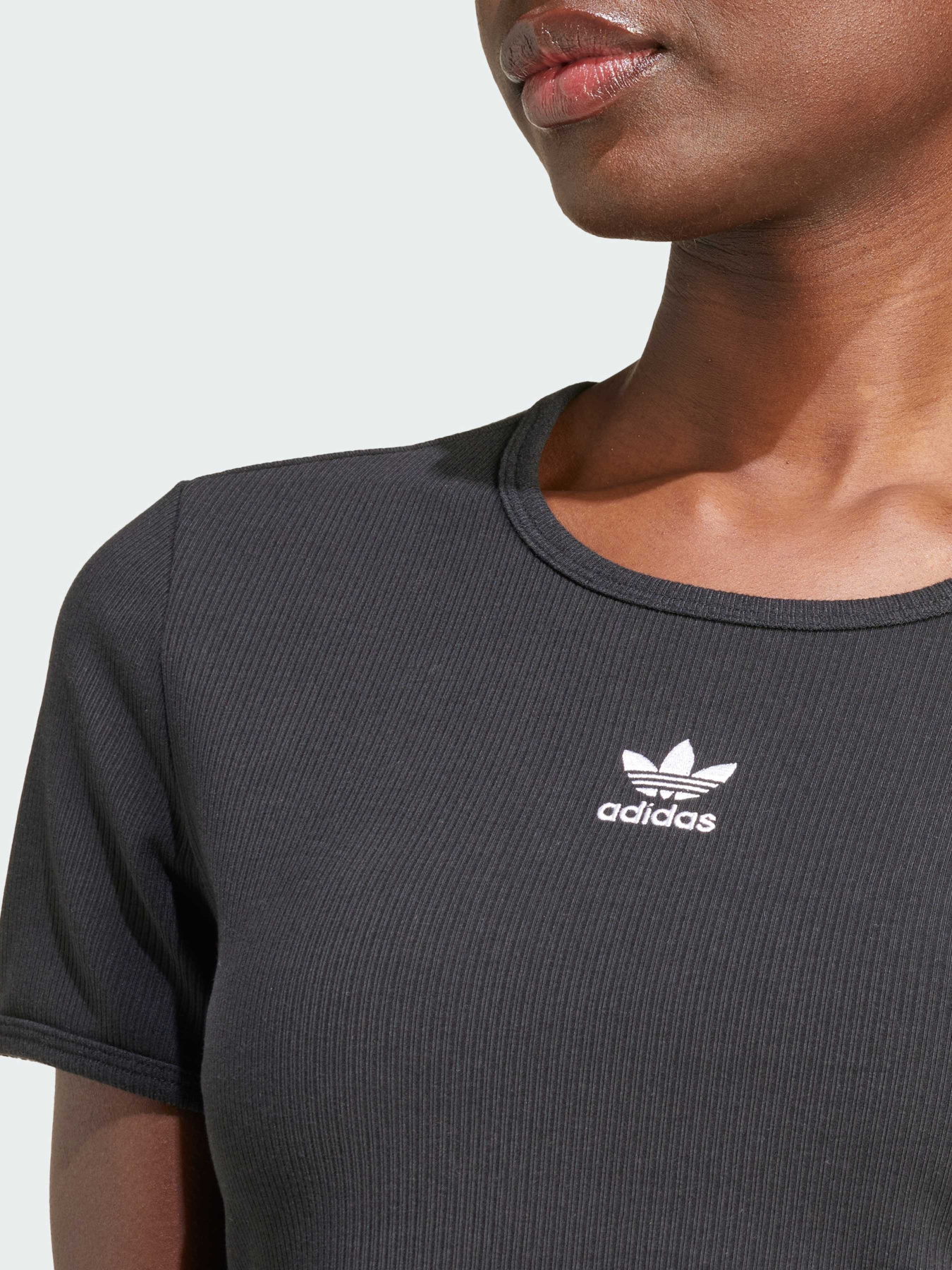 Футболки і поло Adidas Adidas Essentials модель IY9664 Фото