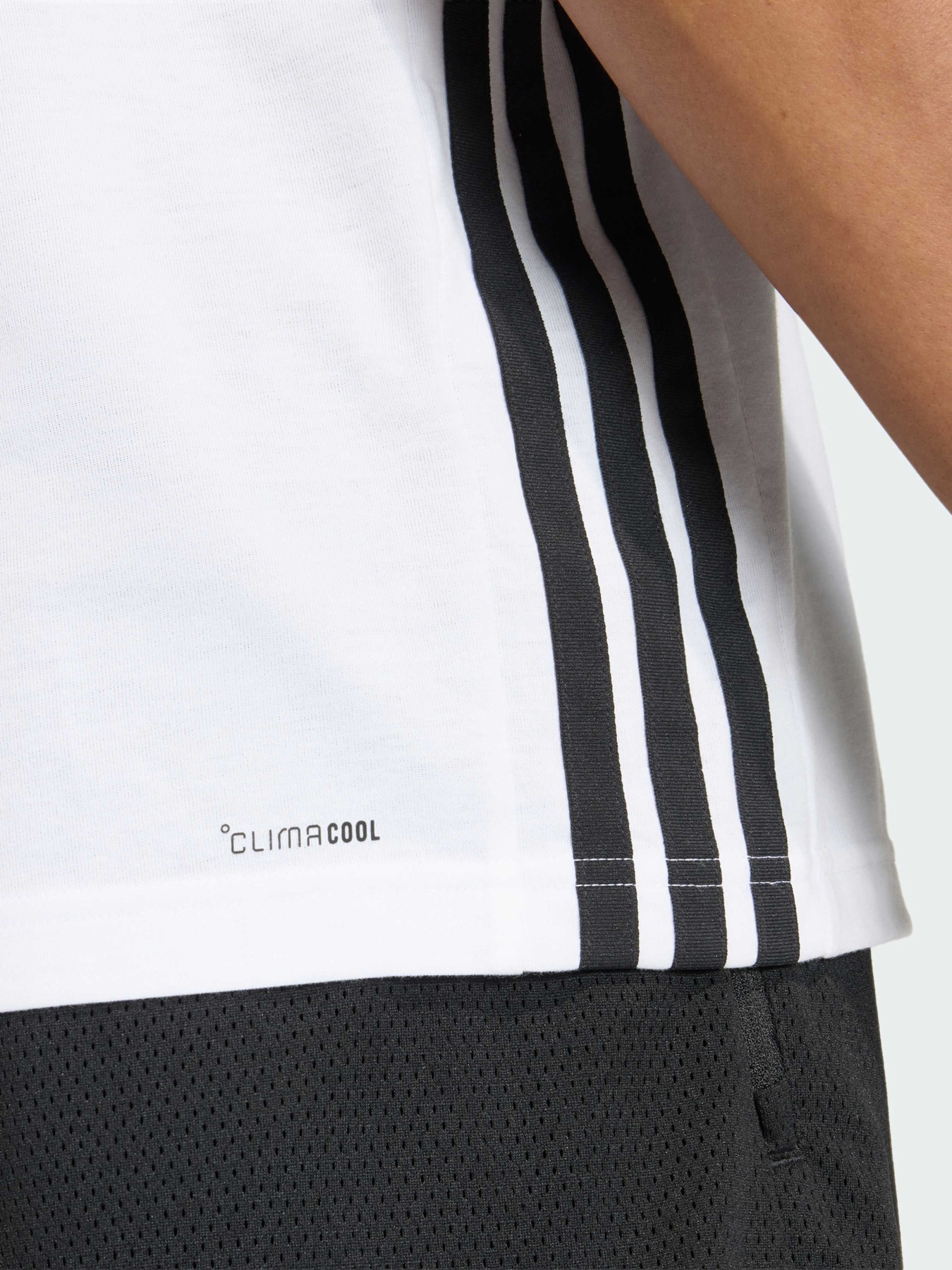 Футболки і поло Adidas Adidas Essentials модель KD0606 Фото