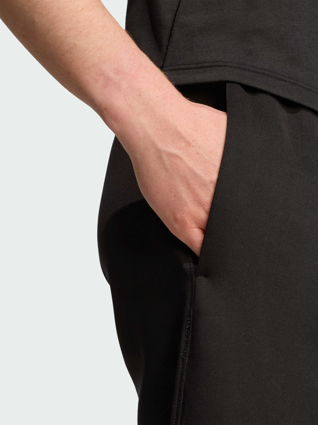 Брюки Adidas Adidas Essentials модель JY4700 Фото