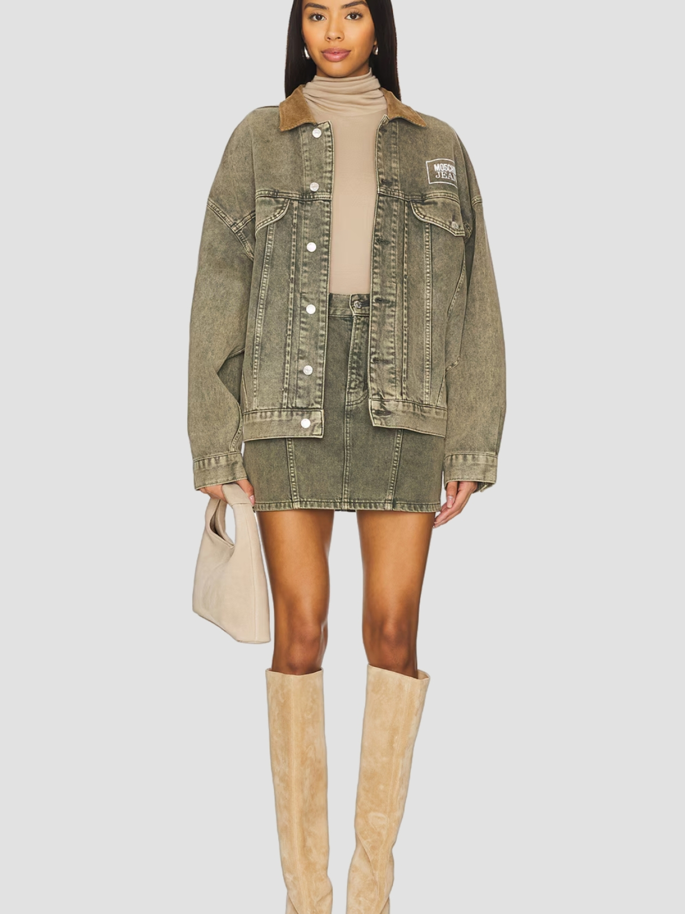 Куртки та дублянки Moschino модель A0508.3218;1517 Фото