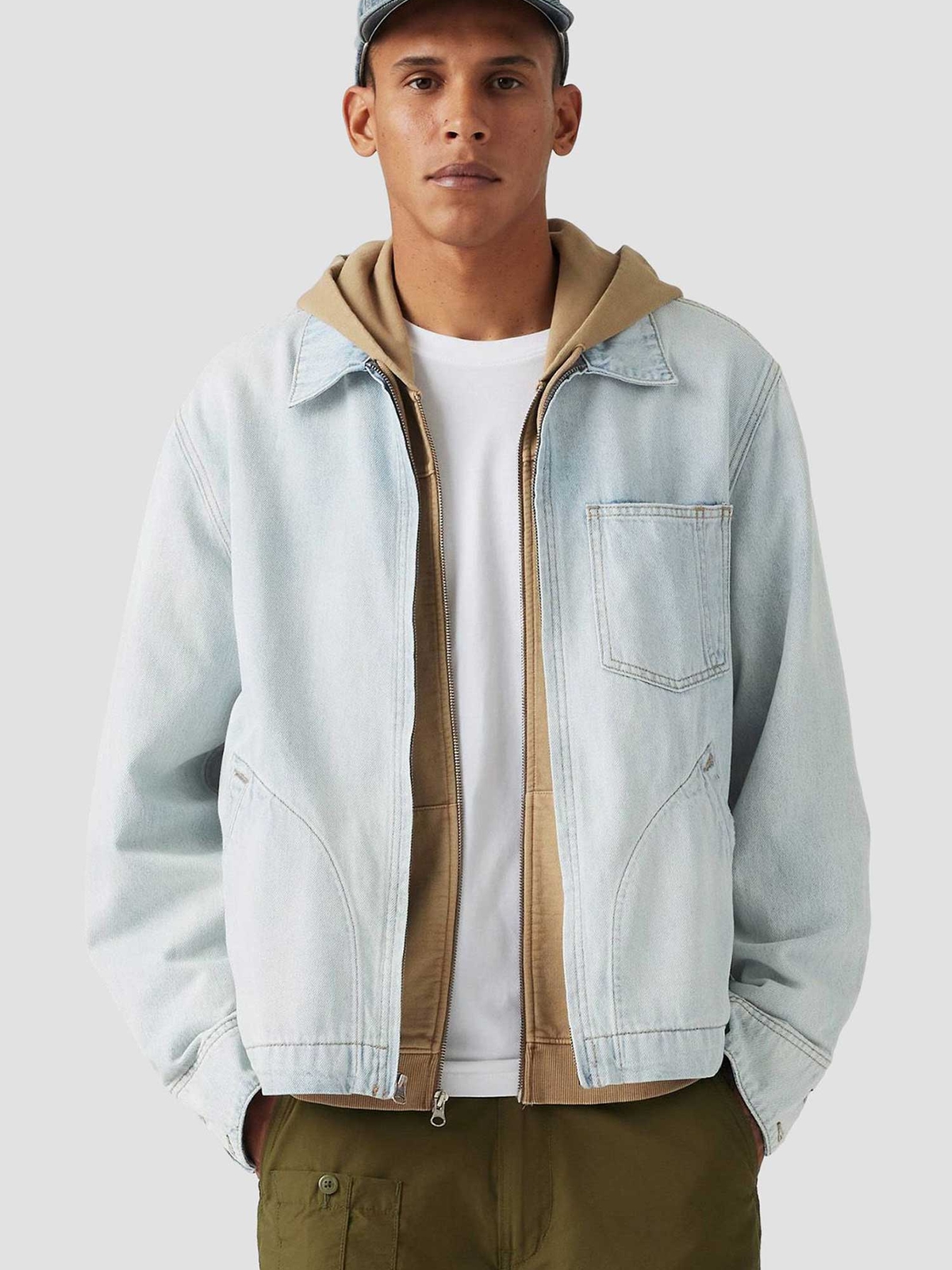 Бавовняна Чоловіча Джинсова куртка Levi's  (A8635-0002) колір блакитний Levi's - купити в Україні
