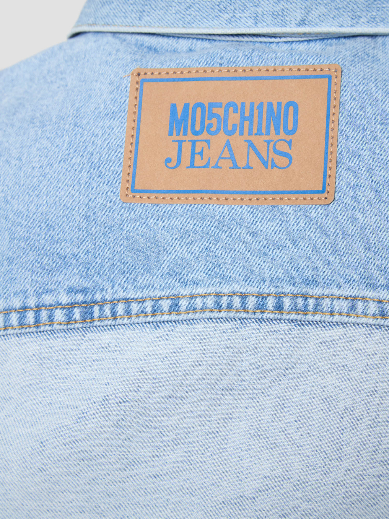 Куртки и дубленки Moschino модель J0503.3719;1303 Фото