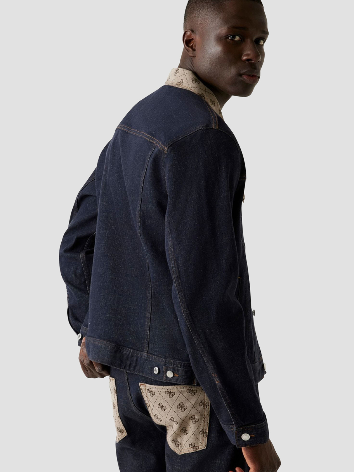 Куртки и дубленки GUESS модель M5YXN1.D5QC2;SHMN Фото