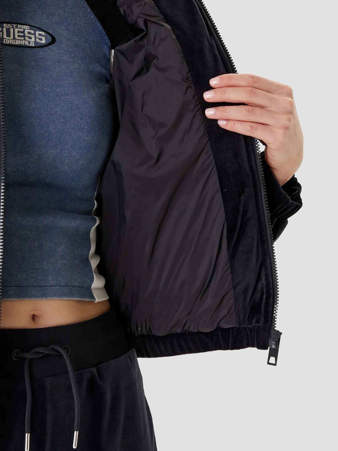 Куртки та дублянки GUESS модель V4BL03.K0232;JBLK Фото