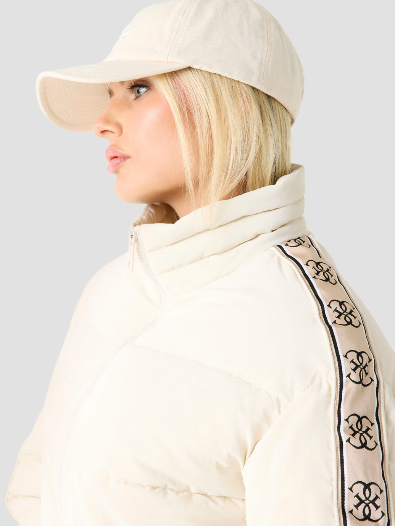 Куртки и дубленки GUESS модель V5BL11.WGYC2;G6K5 Фото