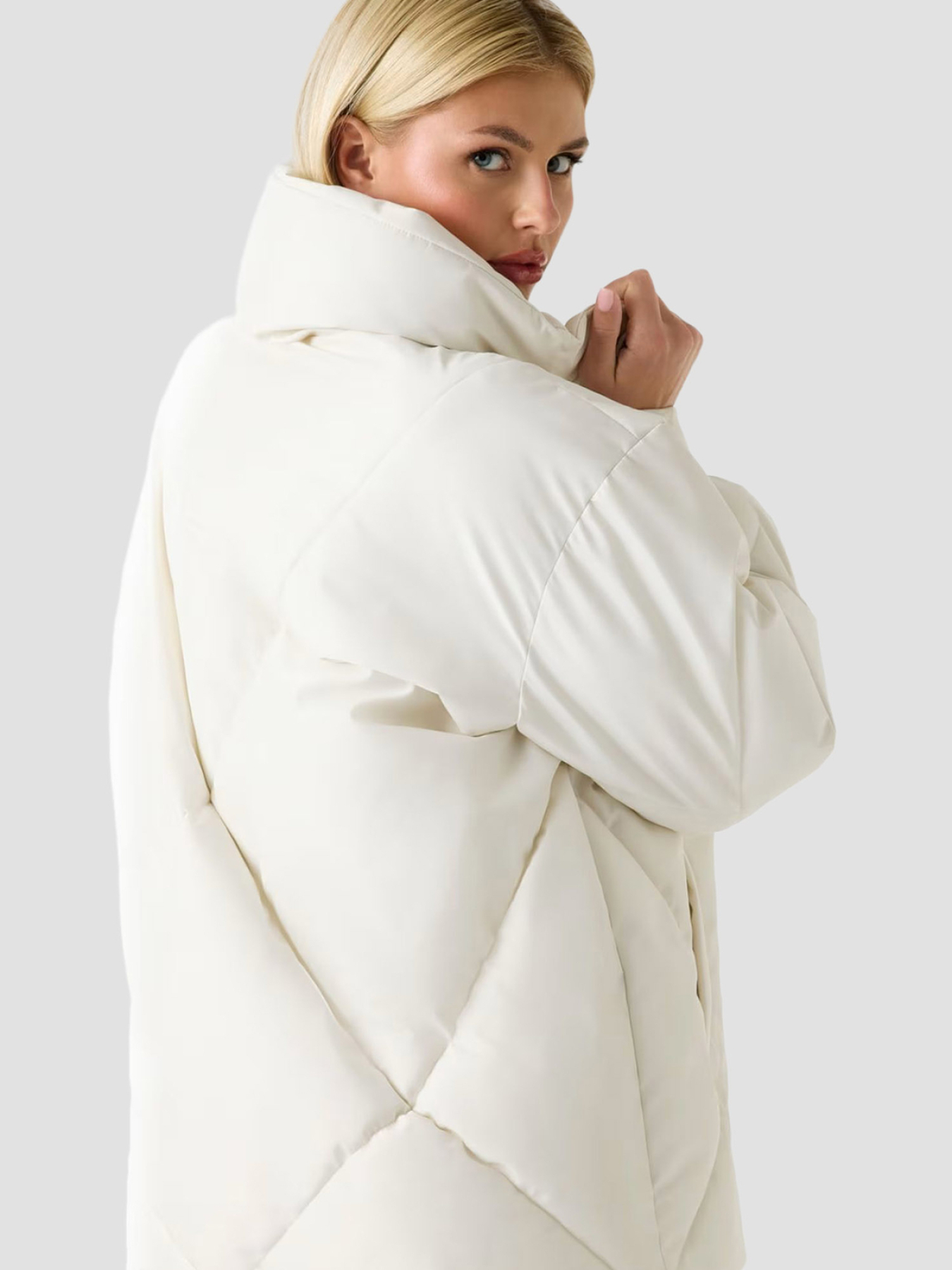 Куртки та дублянки GUESS модель V5BL13.WHHZ2;G042 Фото