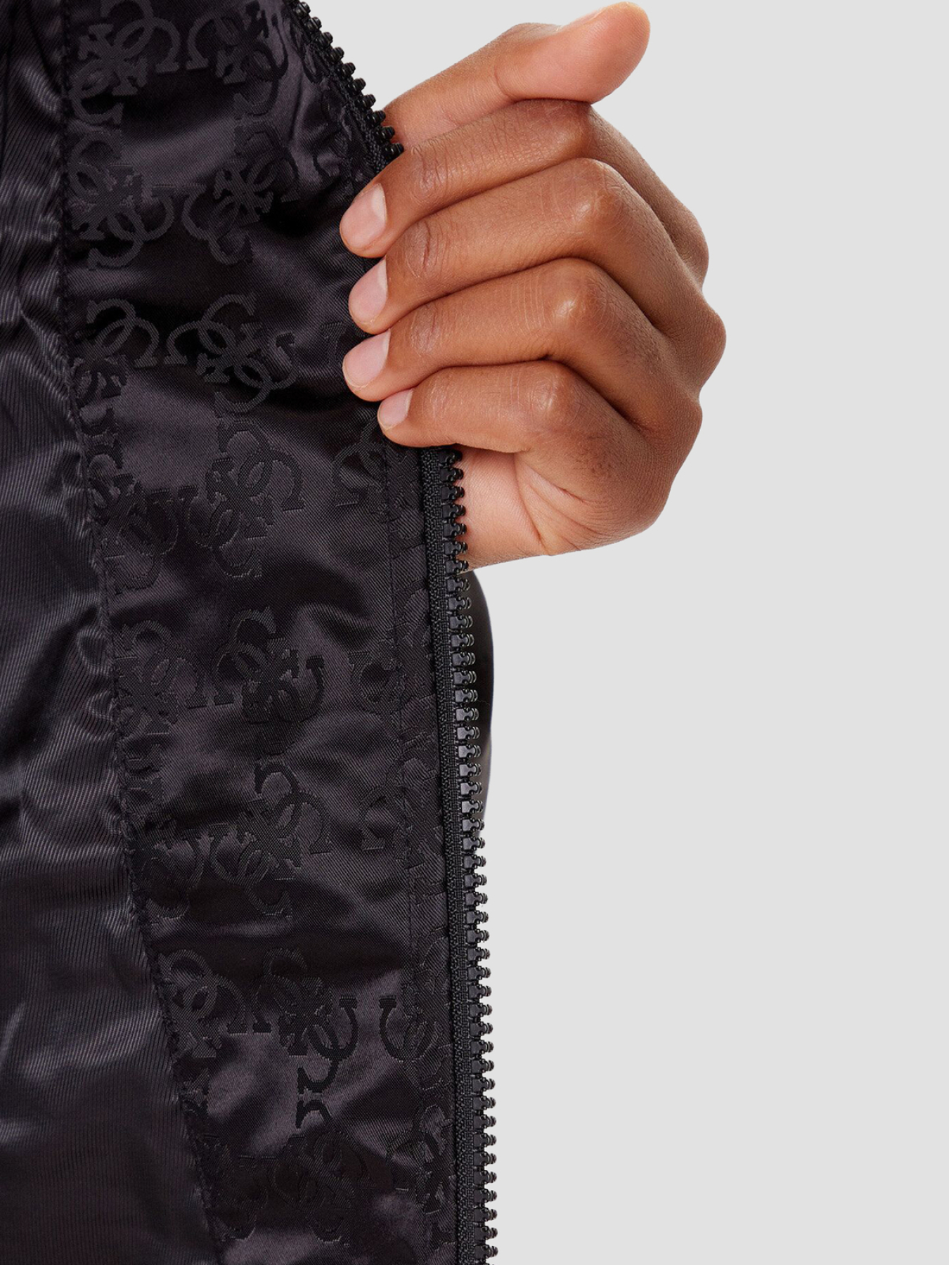 Куртки та дублянки GUESS модель V5YL11.WHFU0;FJ4Q Фото