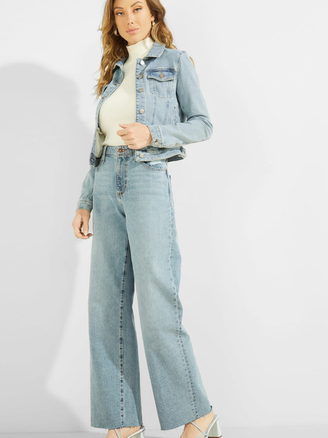 Куртки та дублянки GUESS модель W2GN0E.D4LU2;ARWA Фото