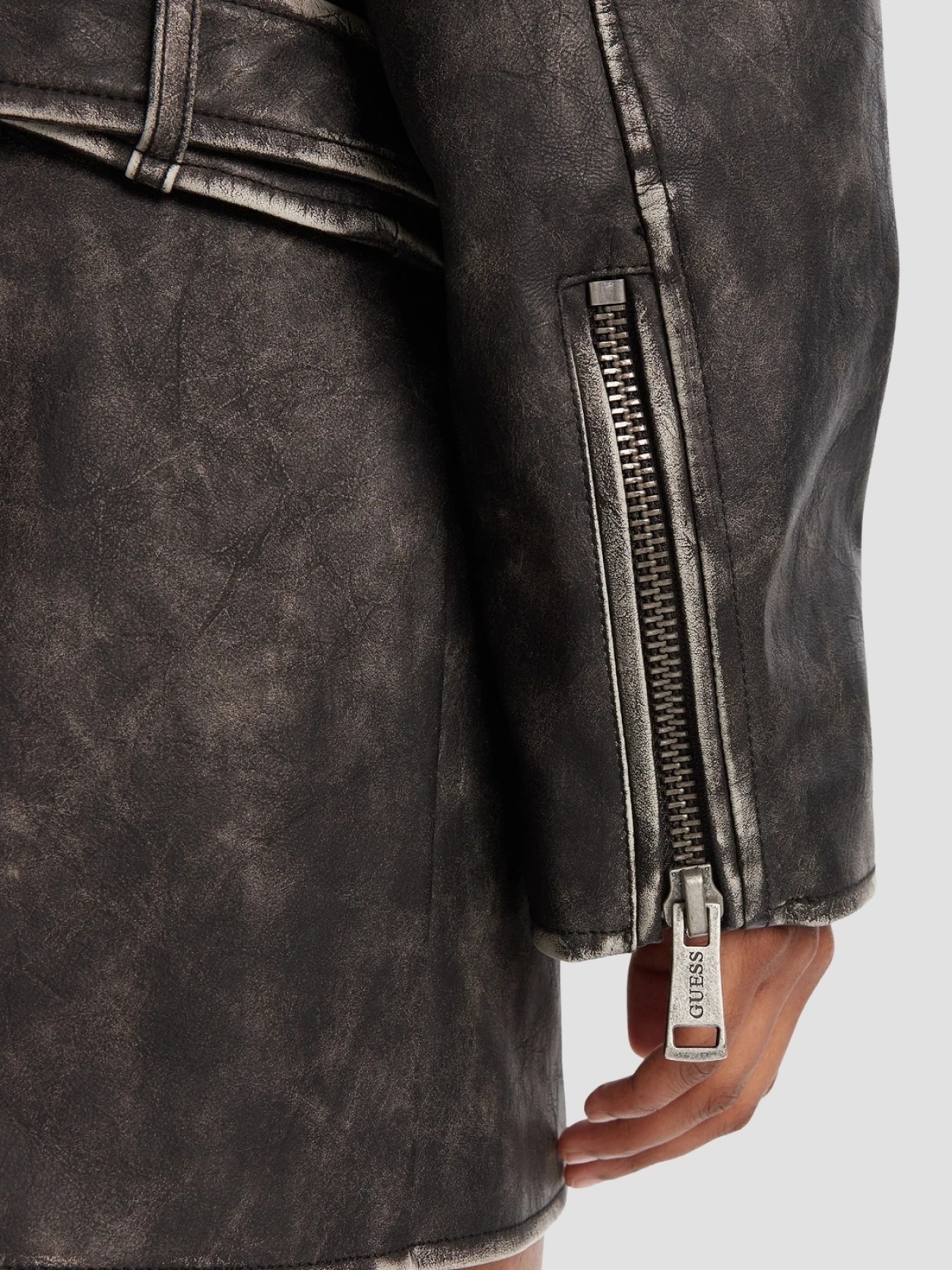 Куртки та дублянки GUESS модель W5YL04.WHDI0;JTMU Фото