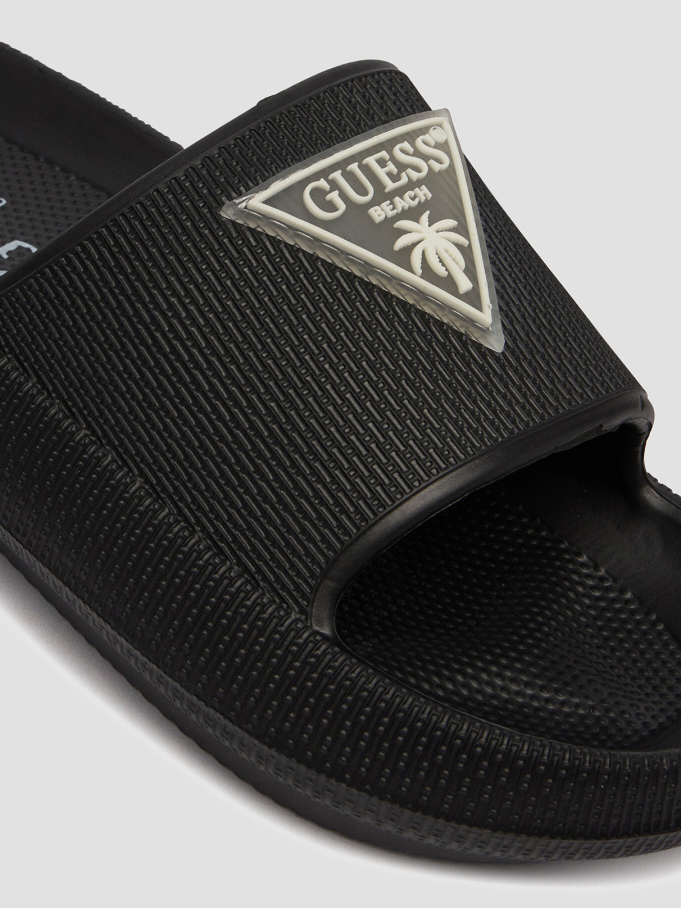 Шлёпанцы GUESS модель E6GZ19.WG5X0;JBLK Фото